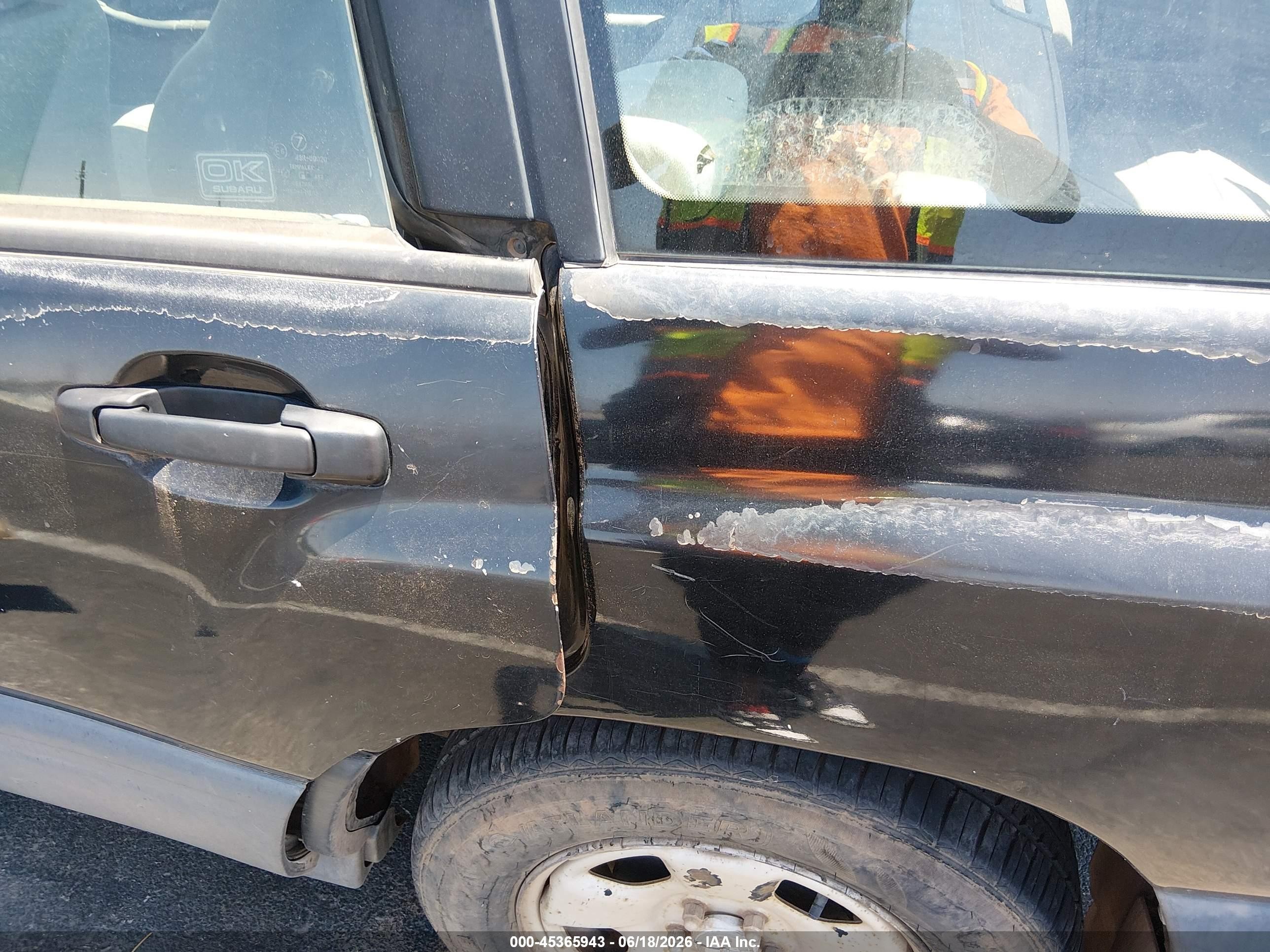 1998 Subaru Forester L Black vin: JF1SF6351WG750692