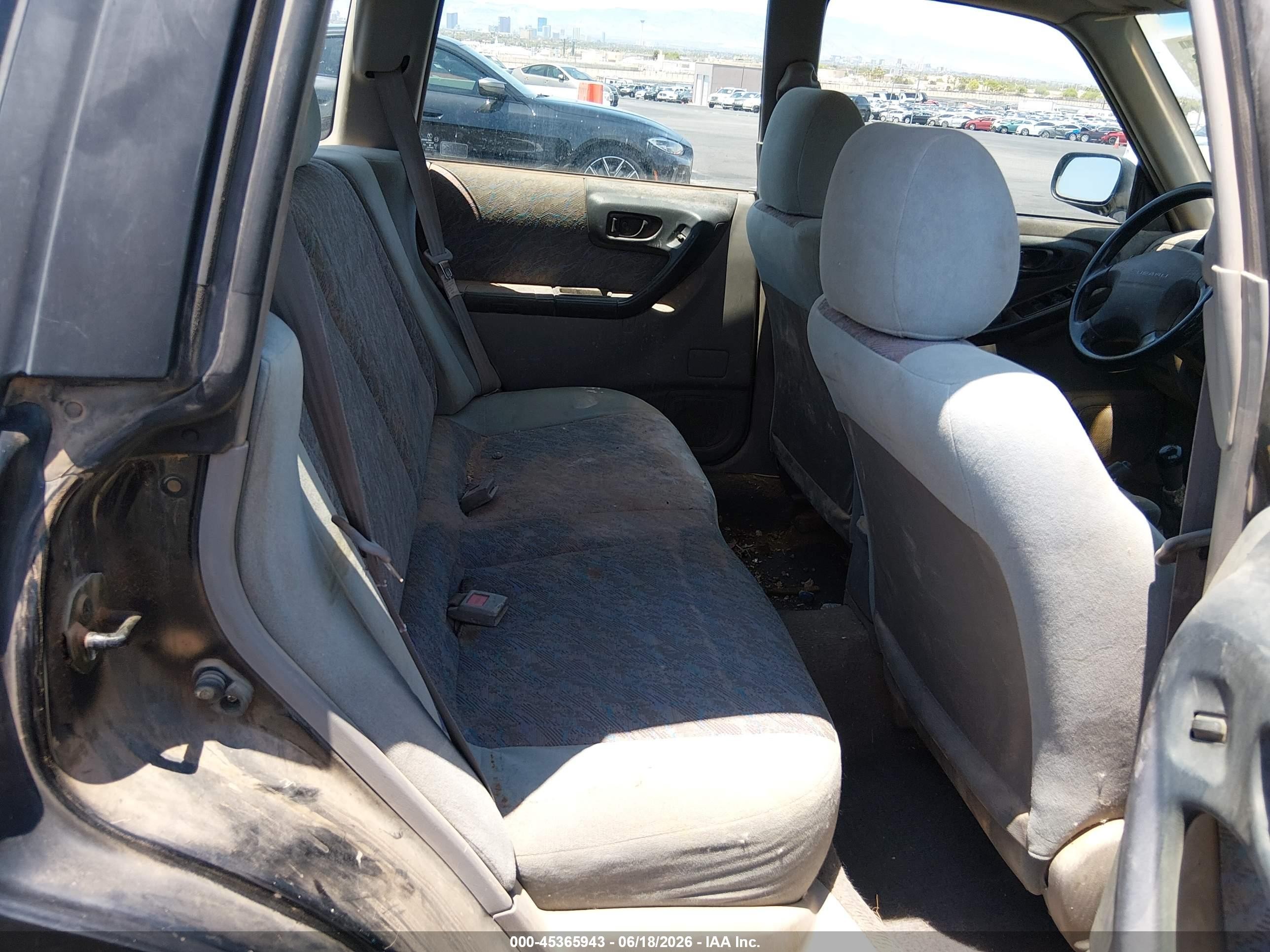 1998 Subaru Forester L Black vin: JF1SF6351WG750692
