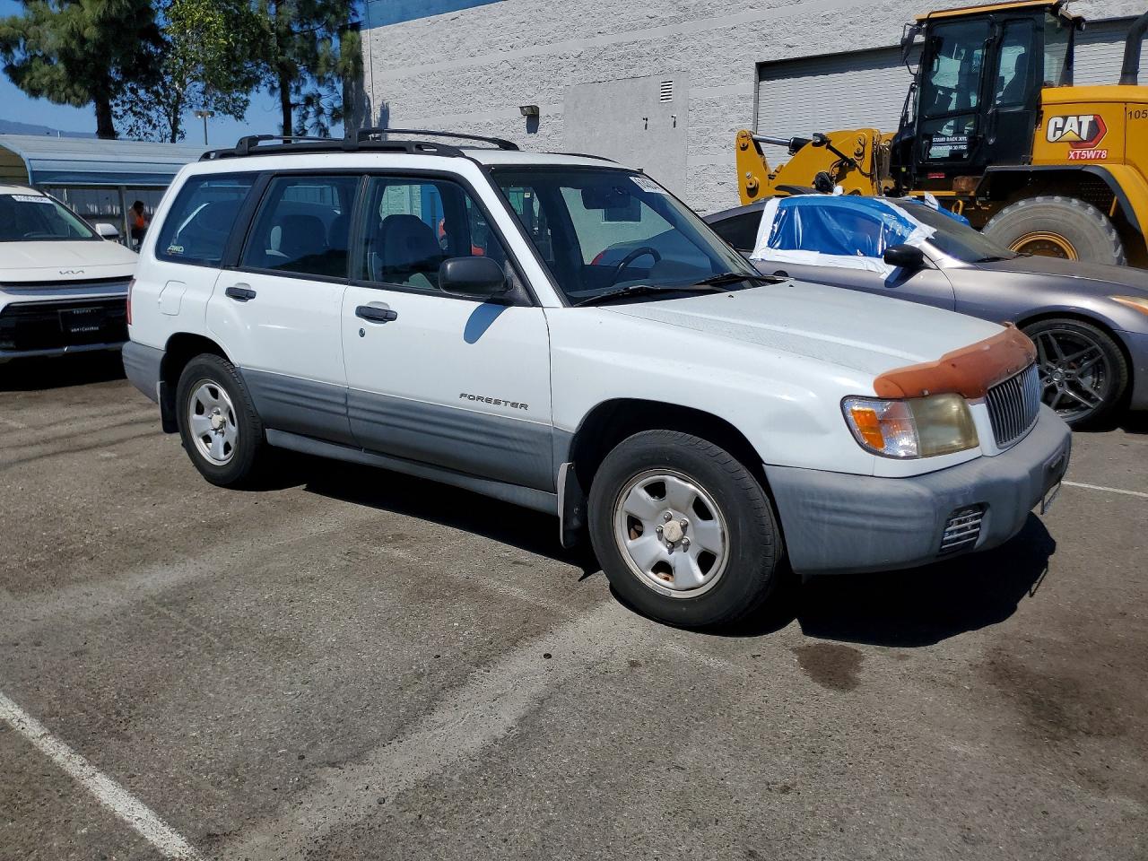 2002 Subaru Forester L White vin: JF1SF63522H749281