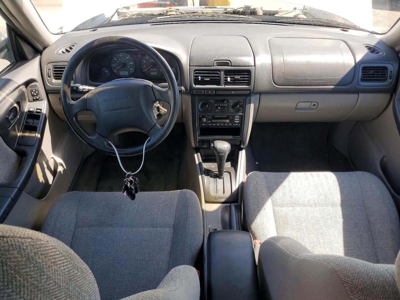 2002 Subaru Forester L White vin: JF1SF63522H749281