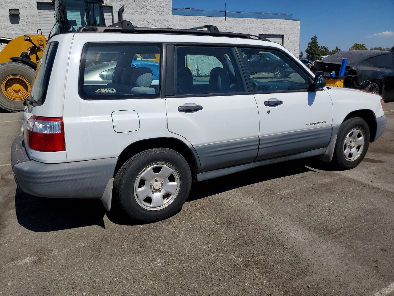 2002 Subaru Forester L White vin: JF1SF63522H749281