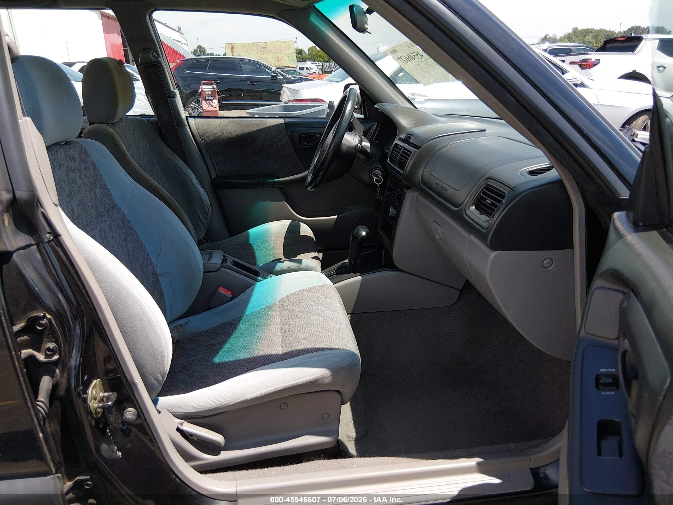 1999 Subaru Forester L Черный vin: JF1SF6353XH737695