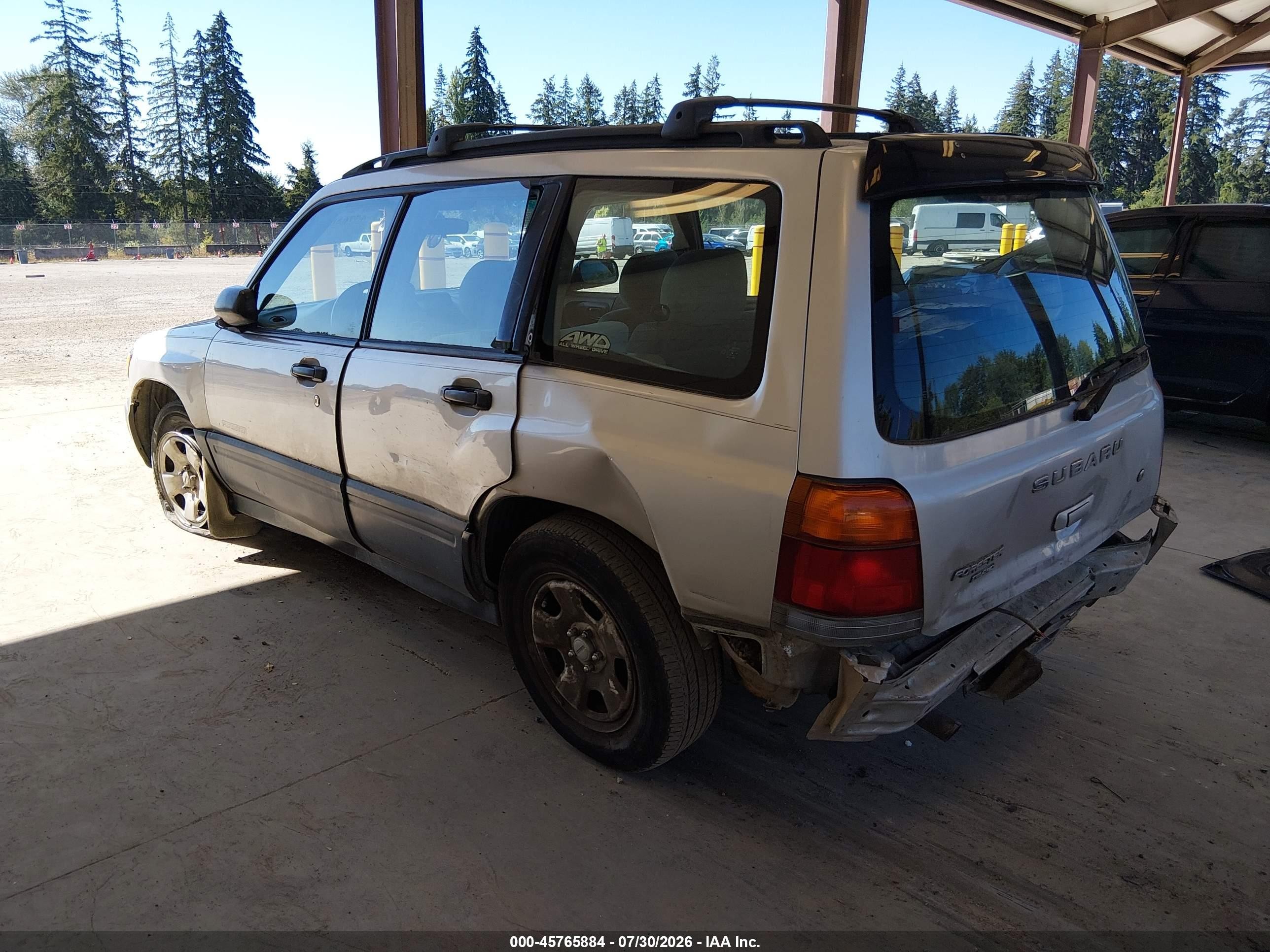 2000 Subaru Forester L Beige vin: JF1SF6354YH722611