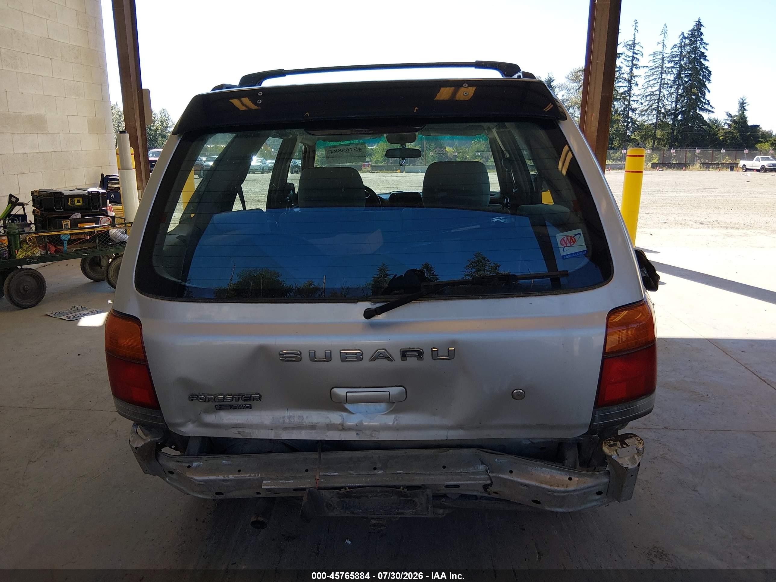 2000 Subaru Forester L Beige vin: JF1SF6354YH722611