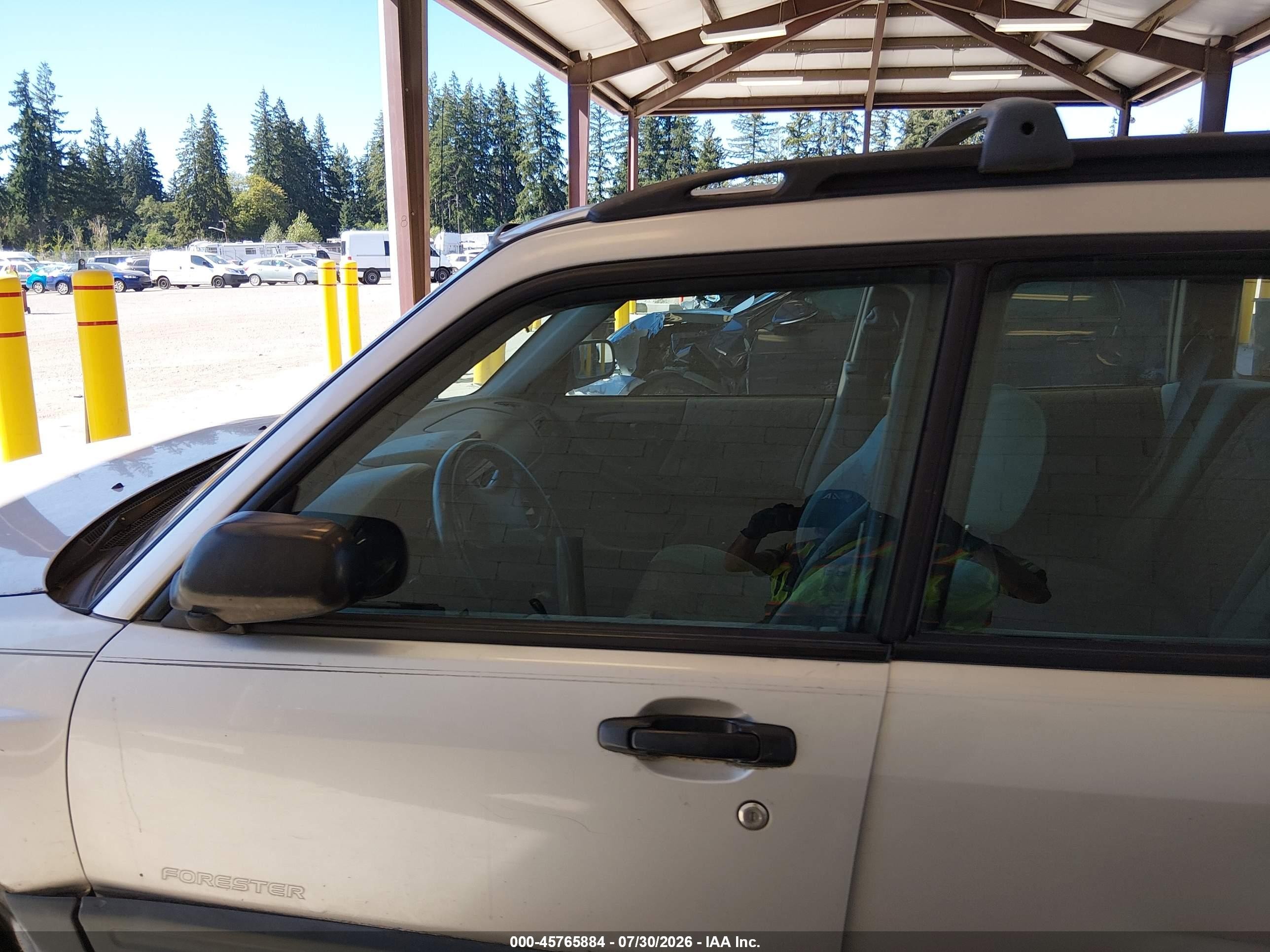 2000 Subaru Forester L Beige vin: JF1SF6354YH722611