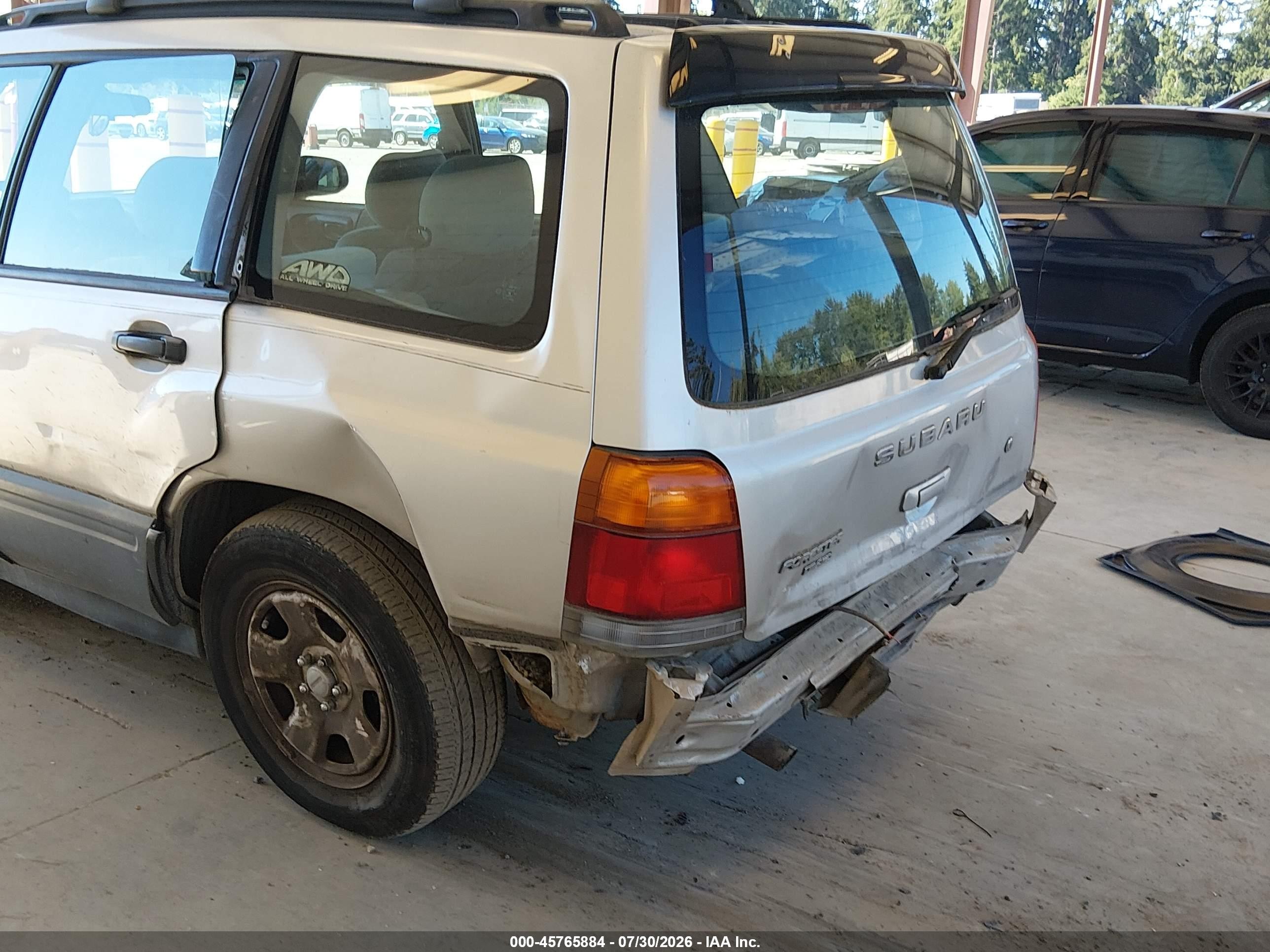 2000 Subaru Forester L Beige vin: JF1SF6354YH722611