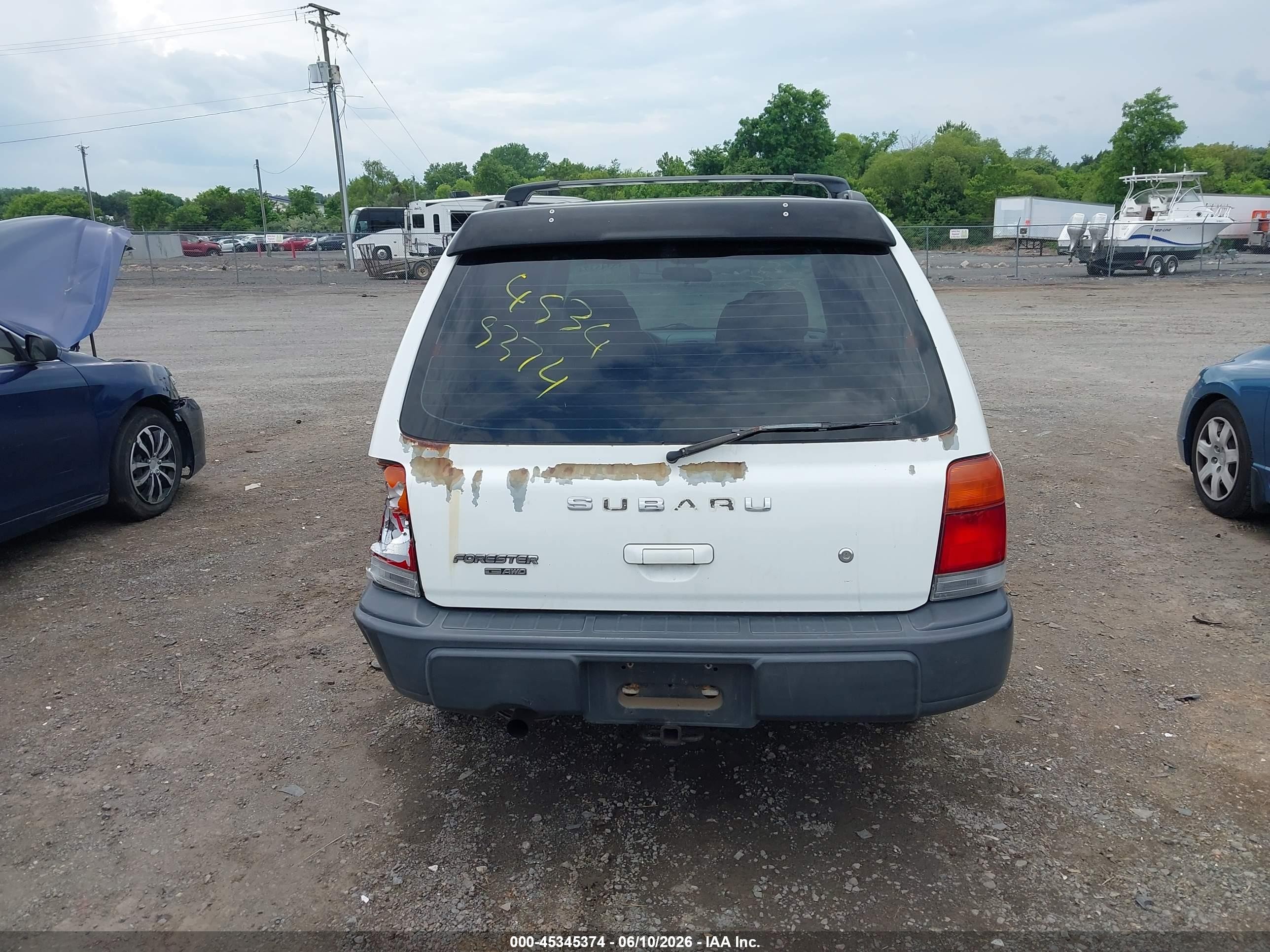 1998 Subaru Forester L Белый vin: JF1SF6356WH706715