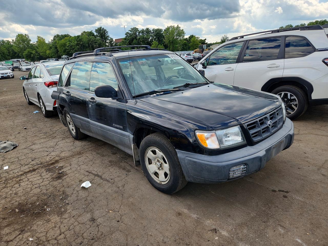 1998 Subaru Forester L Black vin: JF1SF6356WH772973