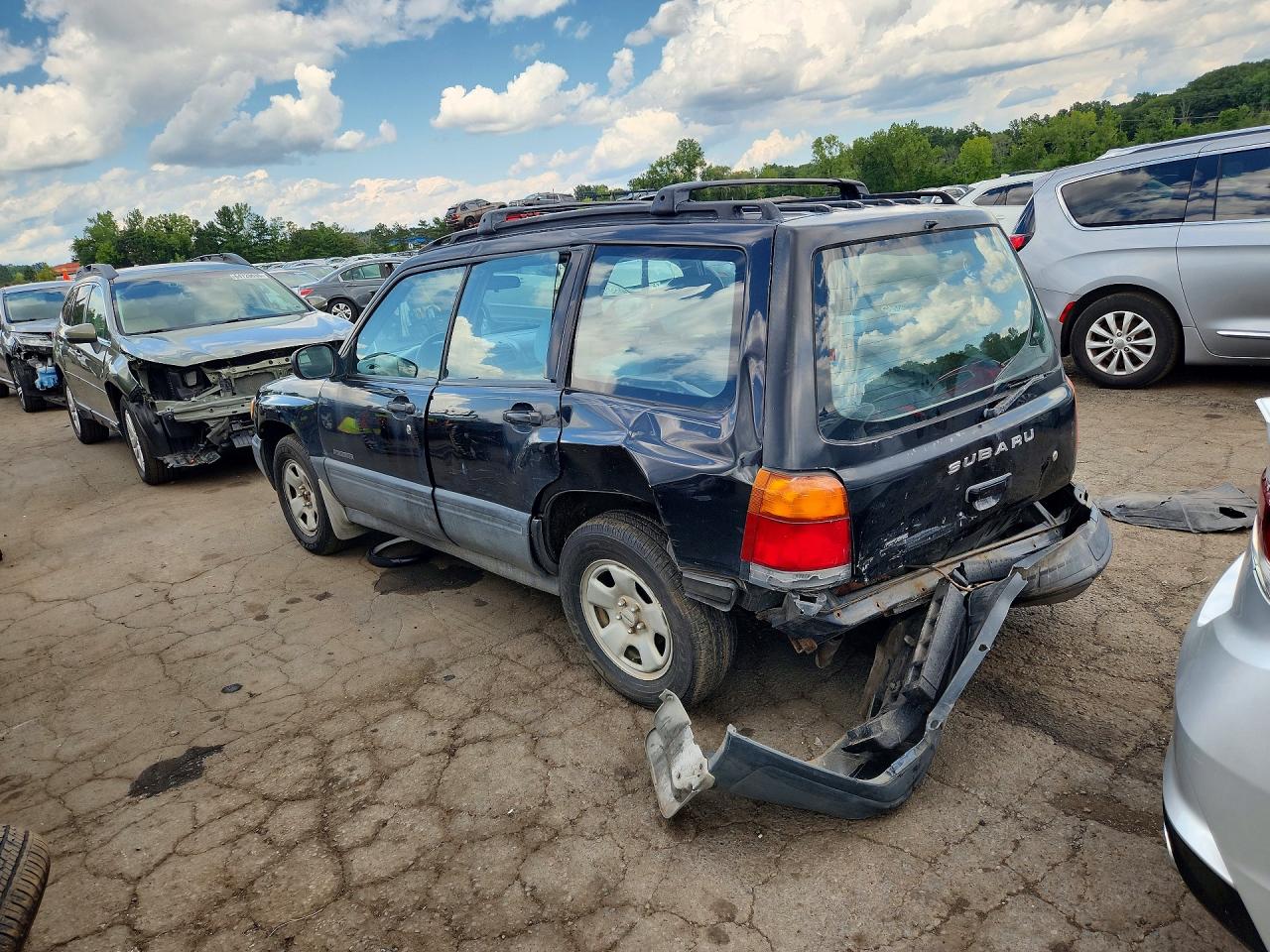 1998 Subaru Forester L Black vin: JF1SF6356WH772973