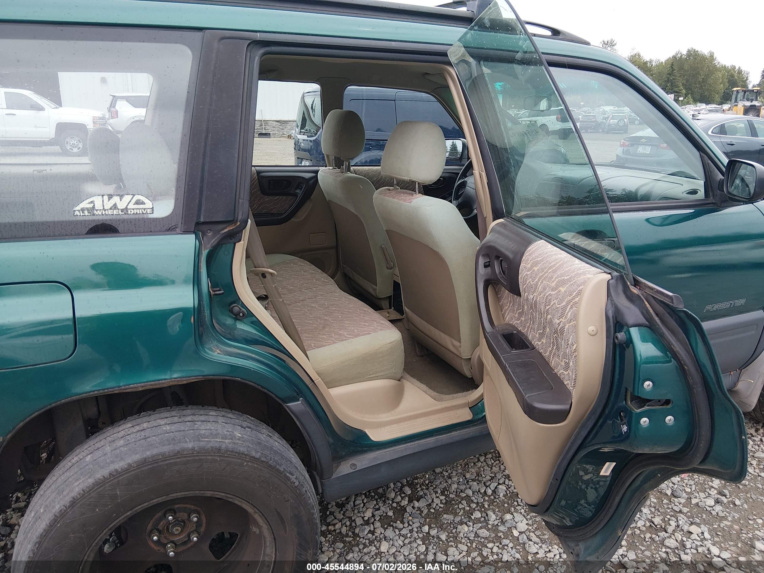 1998 Subaru Forester L Зеленый vin: JF1SF6357WH763666