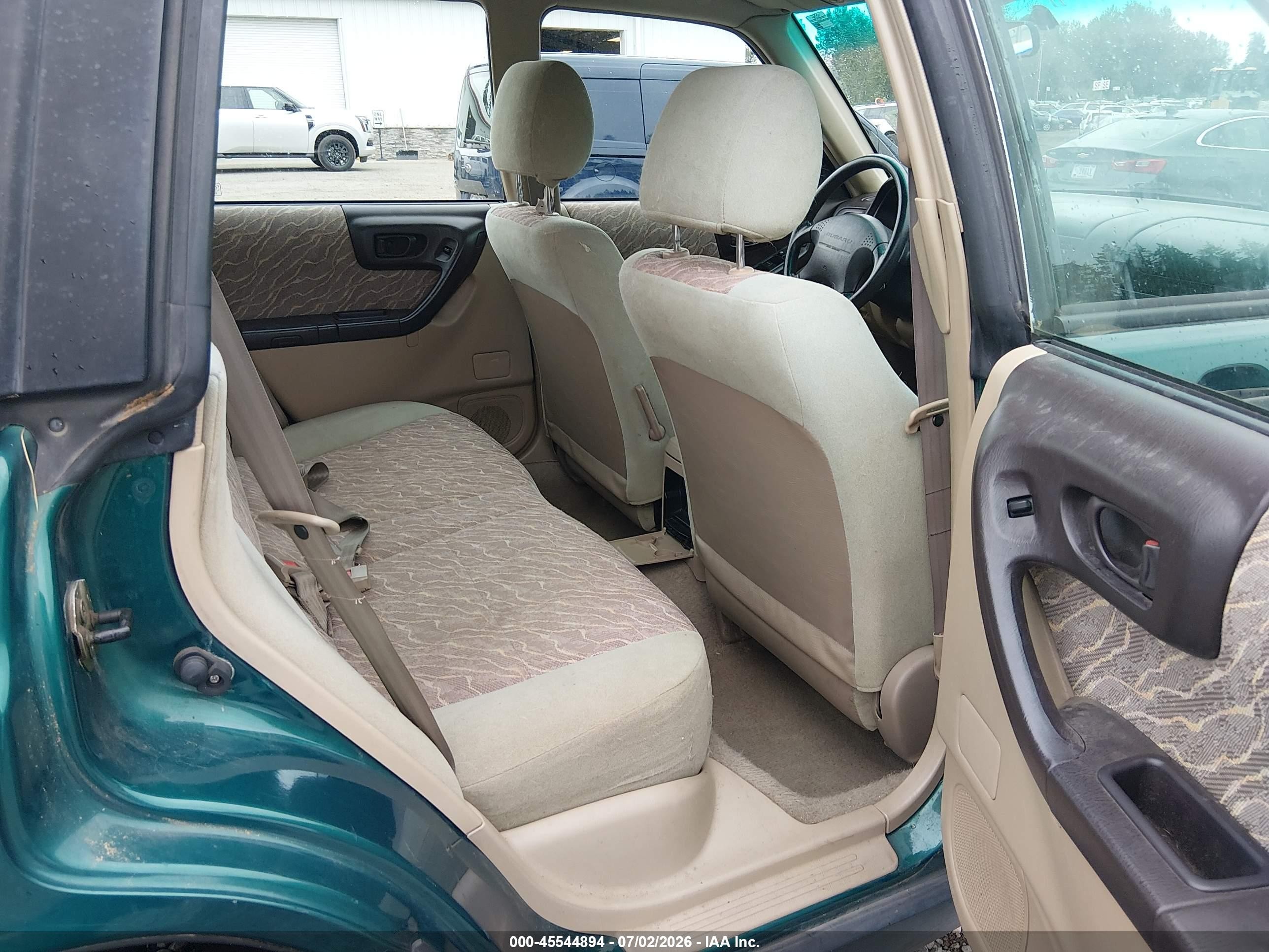 1998 Subaru Forester L Зеленый vin: JF1SF6357WH763666