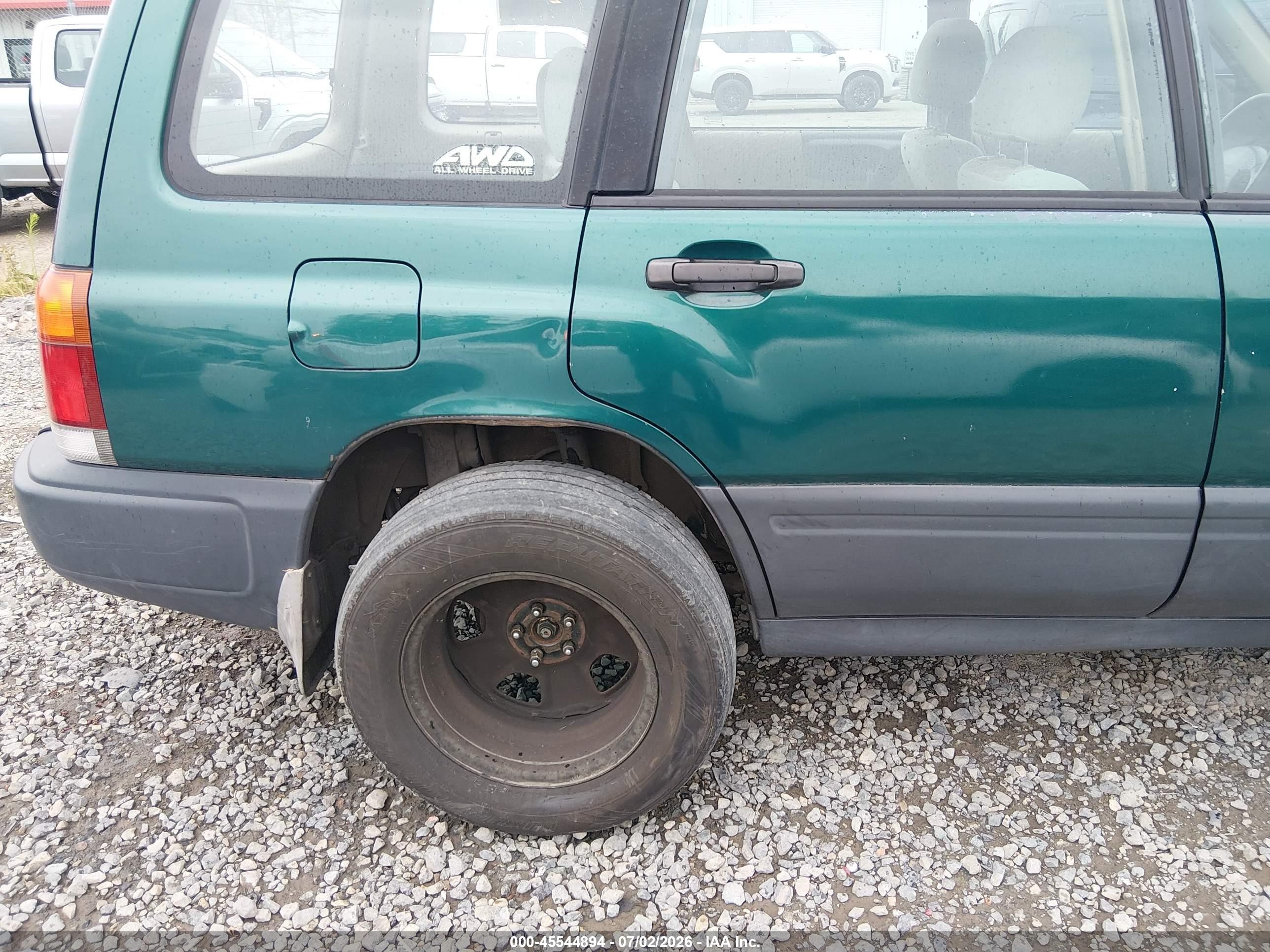 1998 Subaru Forester L Зеленый vin: JF1SF6357WH763666