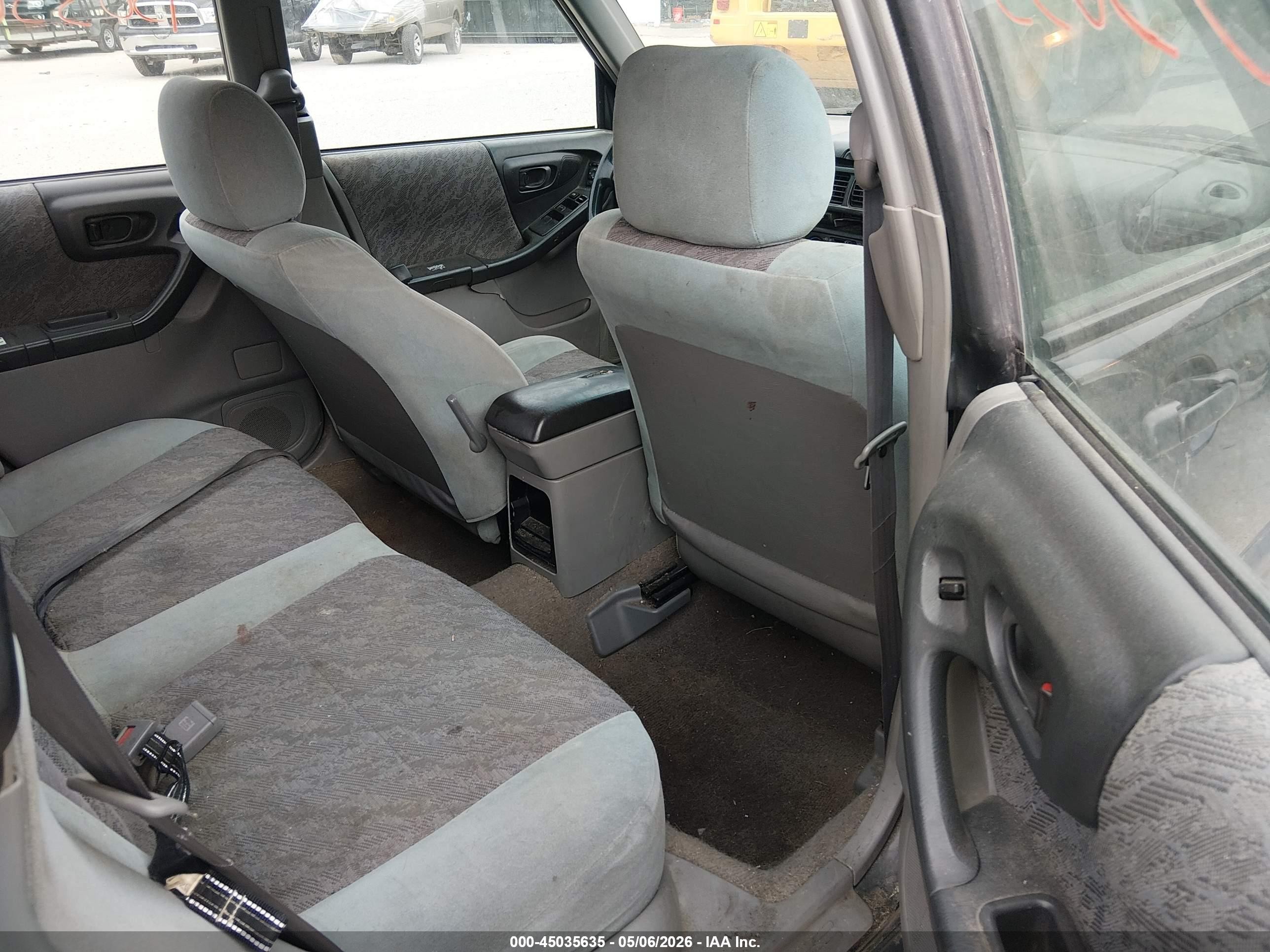 1999 Subaru Forester L Black vin: JF1SF6357XH744844