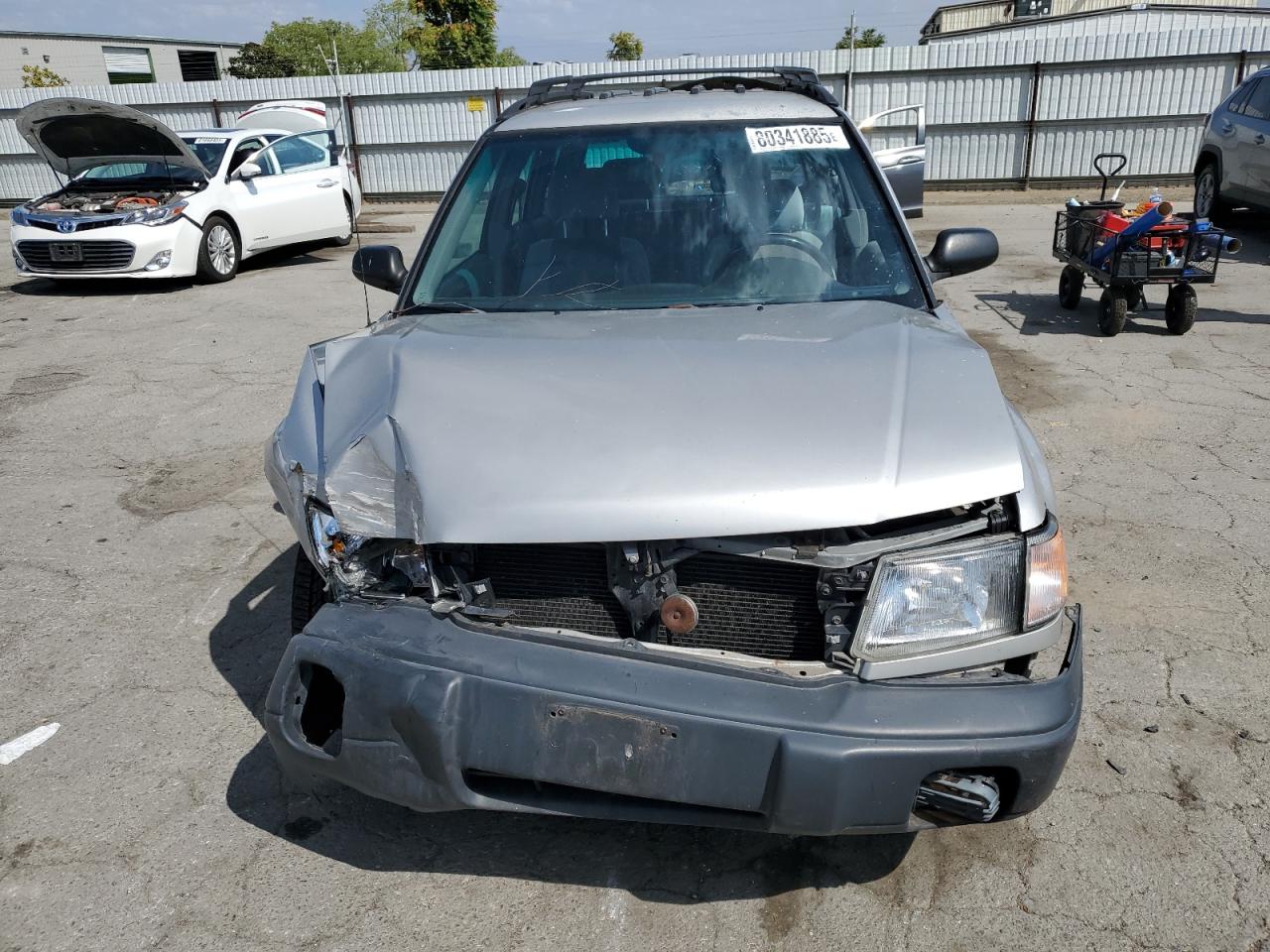 2000 Subaru Forester L Silver vin: JF1SF6357YG719921