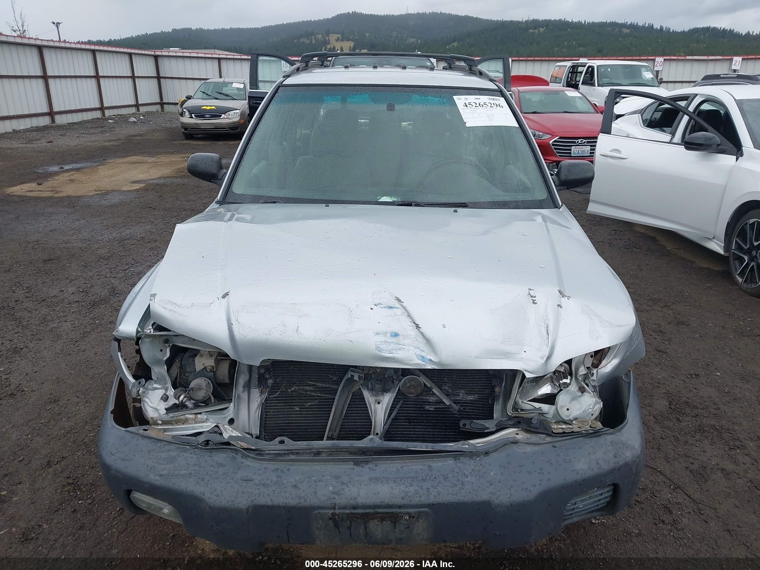 2002 Subaru Forester L Silver vin: JF1SF63592H700966