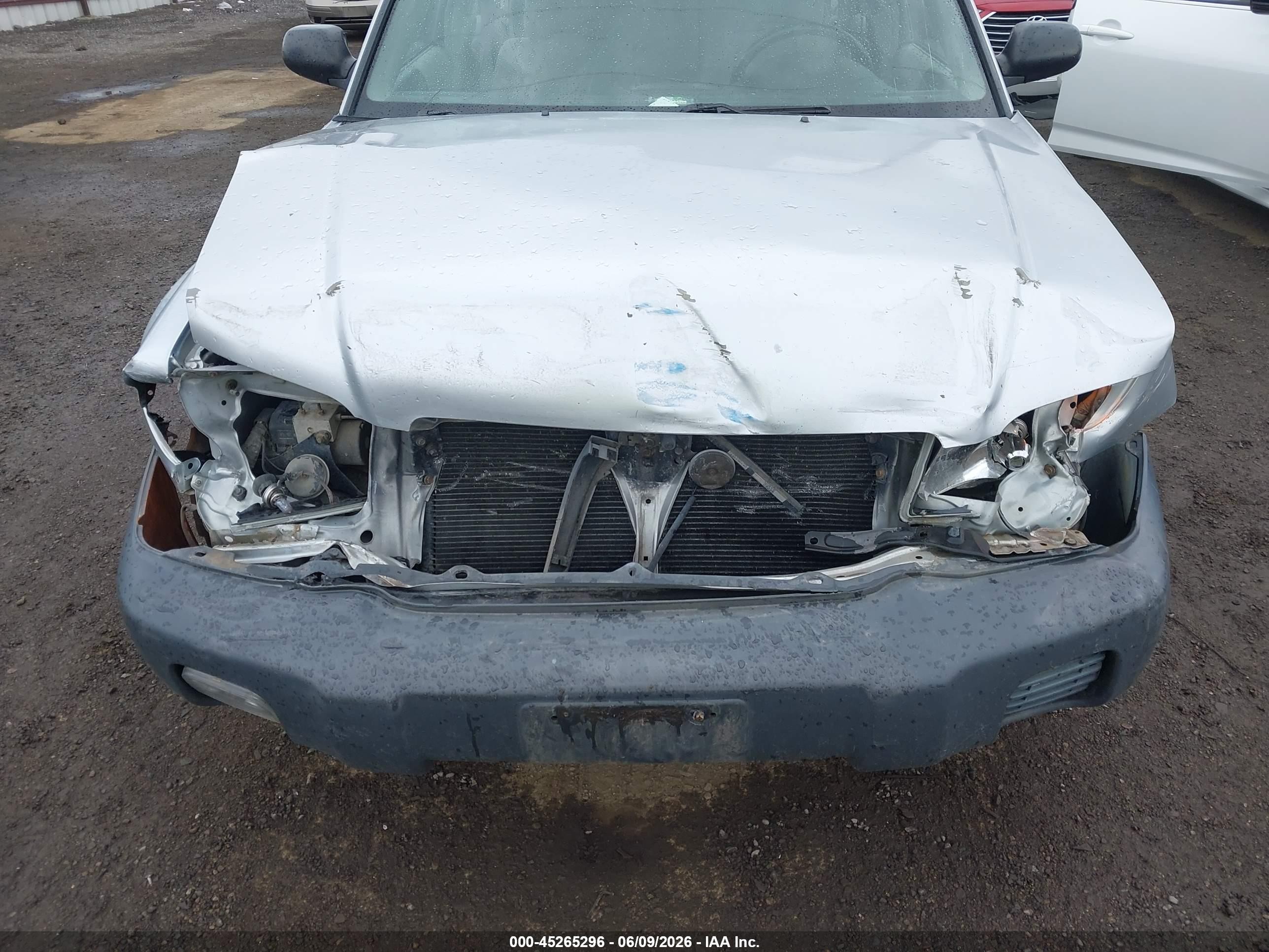 2002 Subaru Forester L Silver vin: JF1SF63592H700966