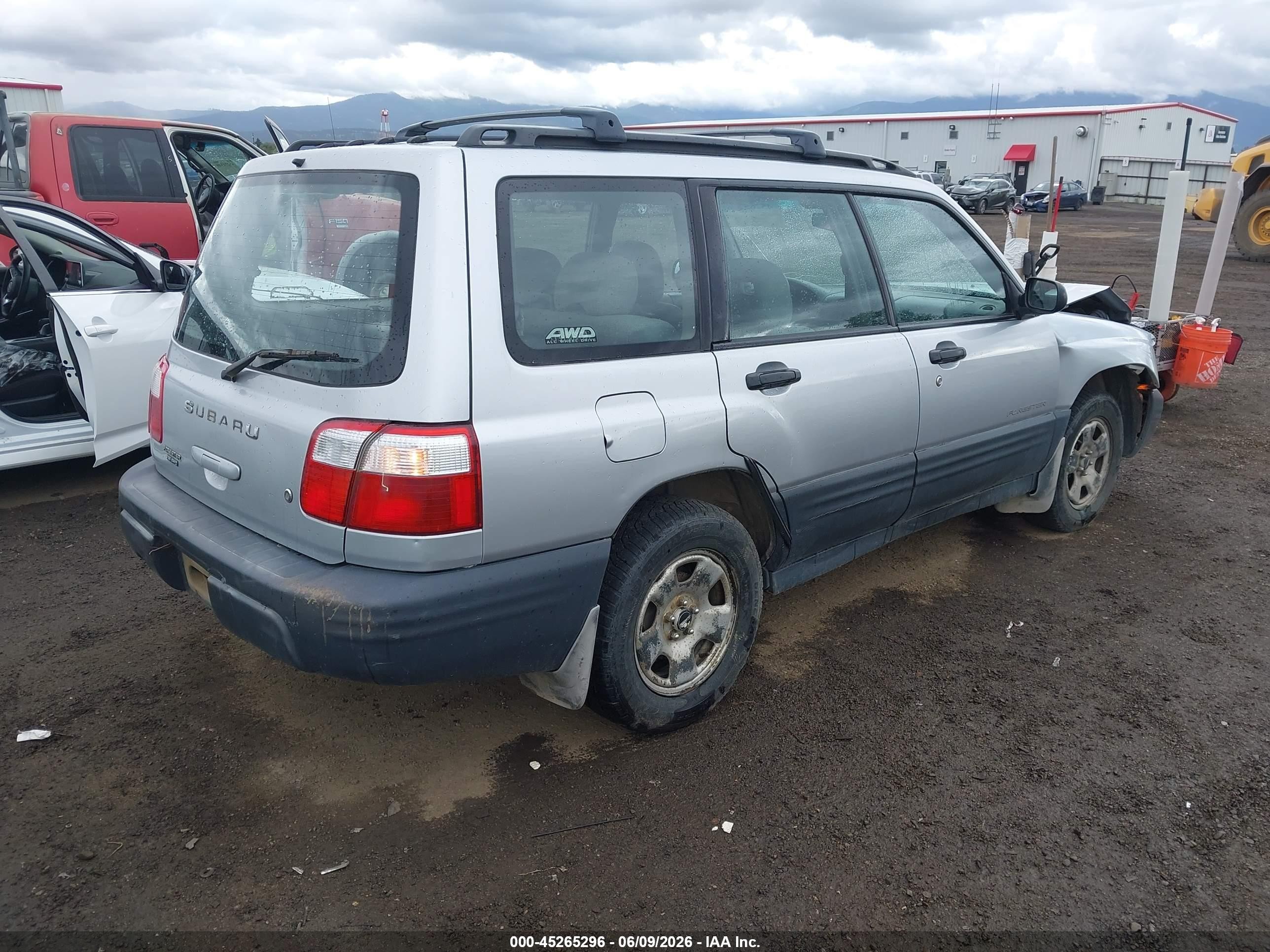 2002 Subaru Forester L Silver vin: JF1SF63592H700966