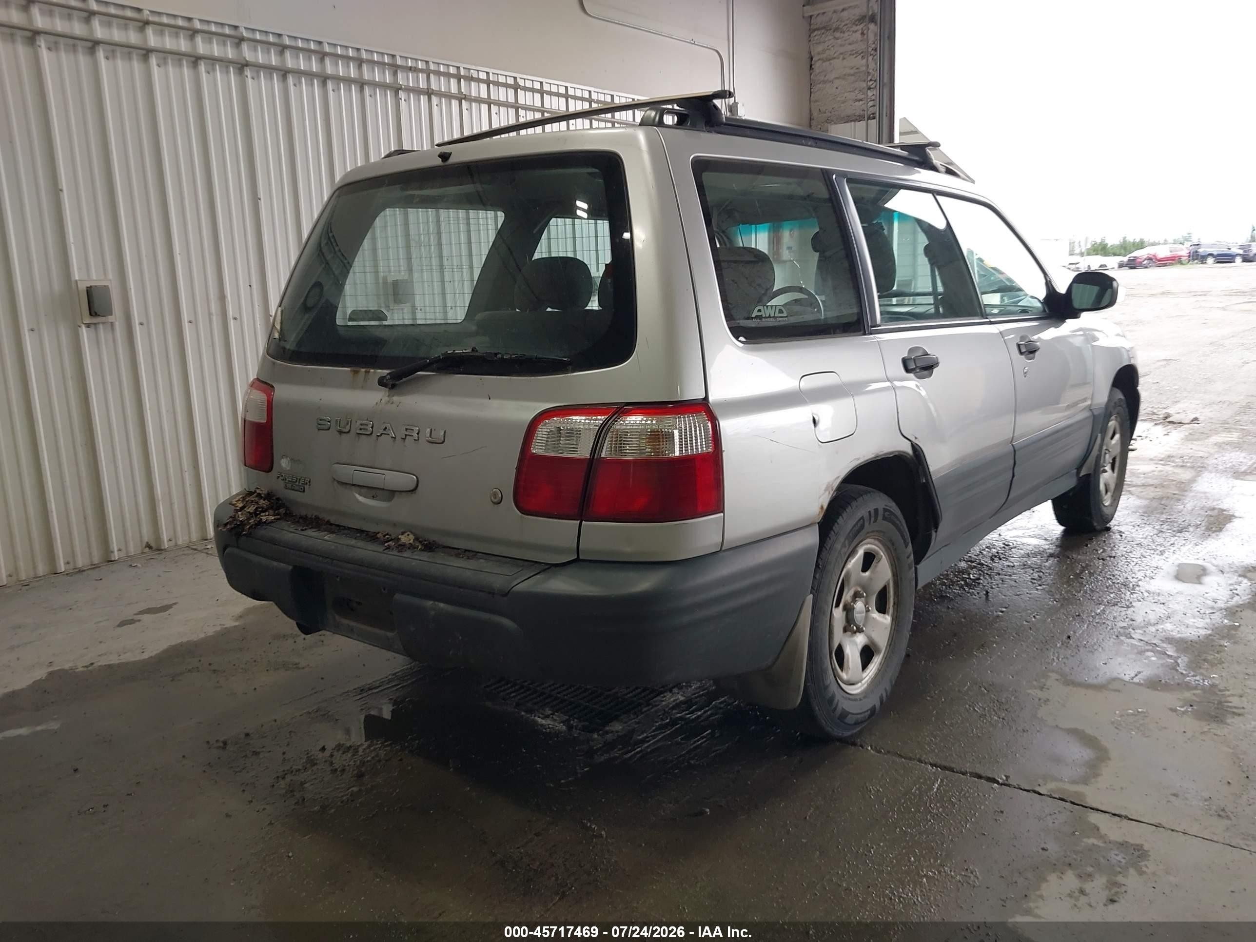 2002 Subaru Forester L Silver vin: JF1SF63592H738584