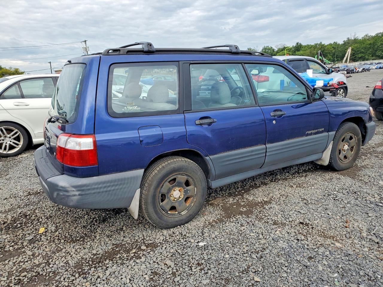 2002 Subaru Forester L Blue vin: JF1SF63592H743817