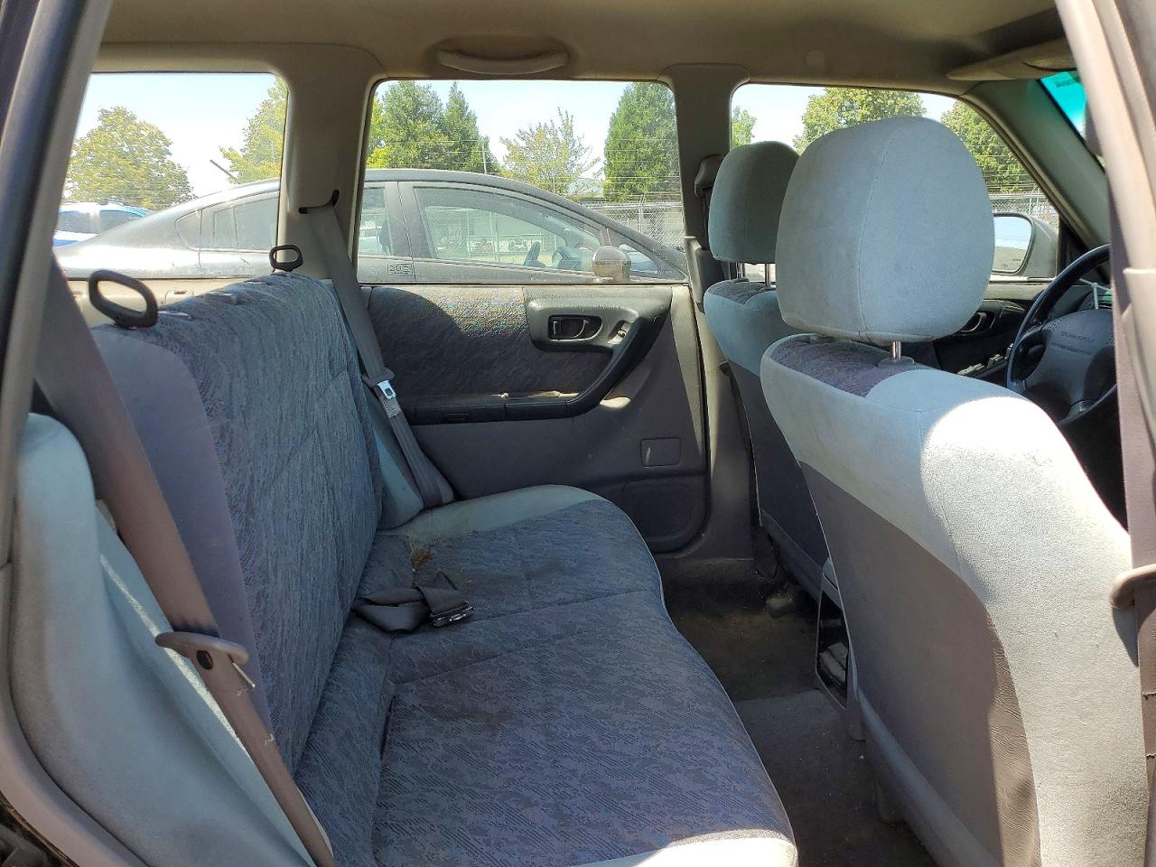 1998 Subaru Forester L Black vin: JF1SF6359WG781561