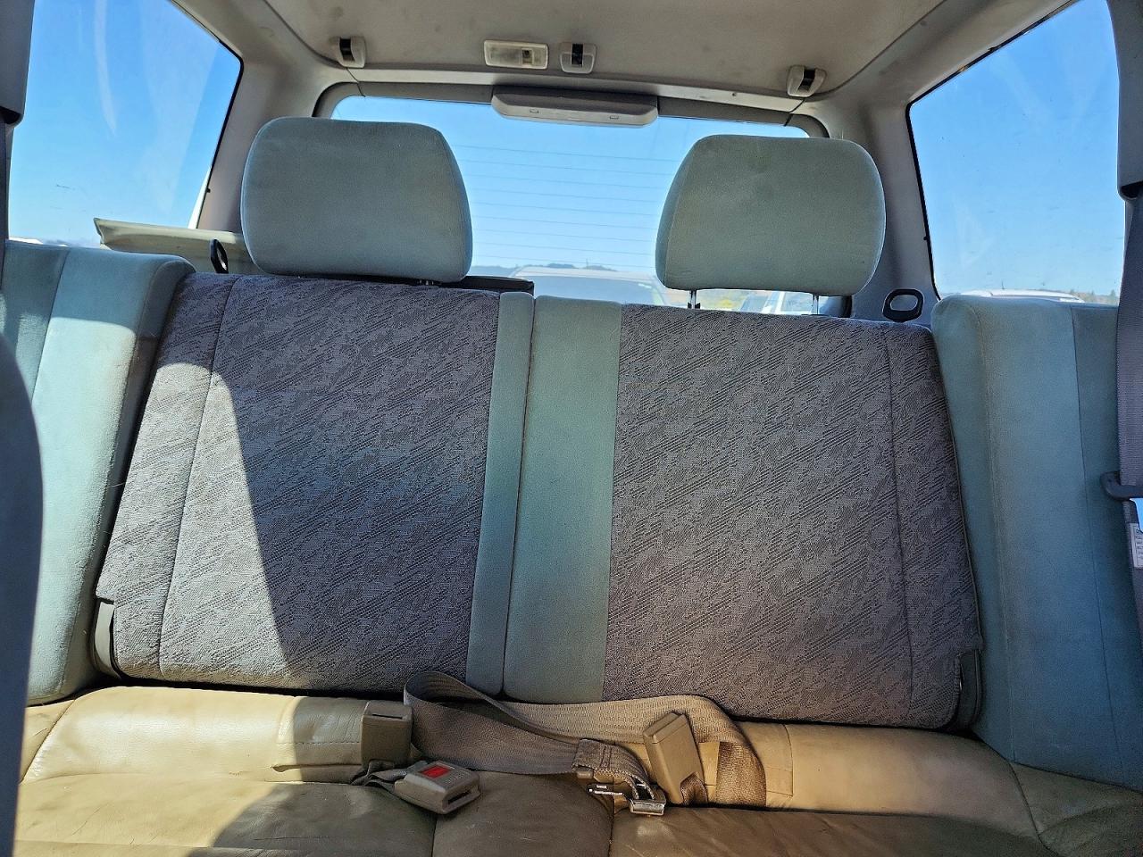 2000 Subaru Forester L Серебряный vin: JF1SF6359YH727514