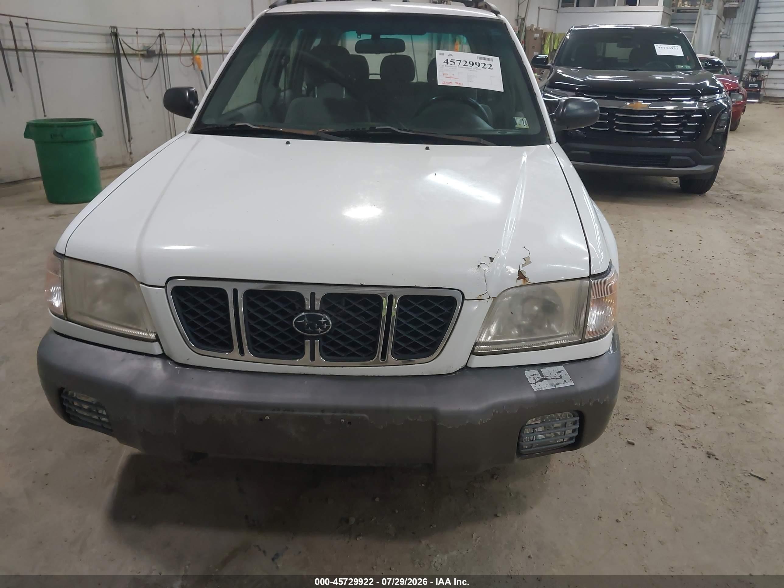 2002 Subaru Forester L White vin: JF1SF635X2H701124