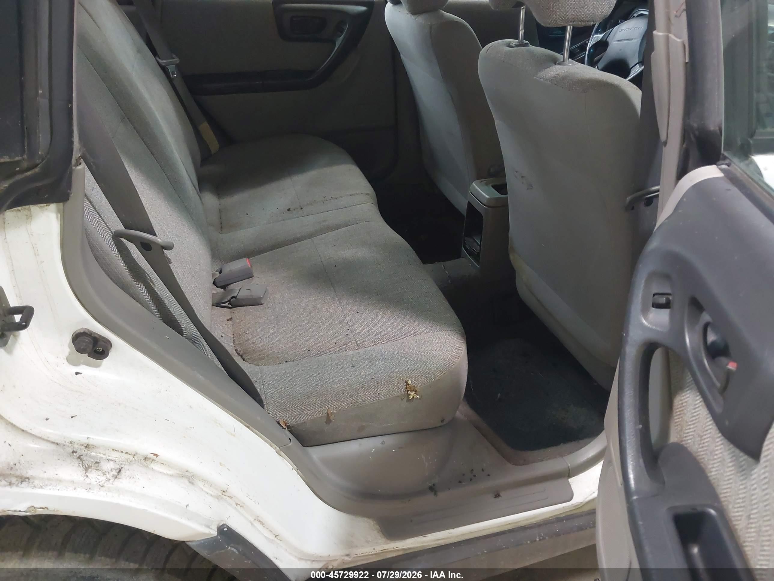 2002 Subaru Forester L White vin: JF1SF635X2H701124