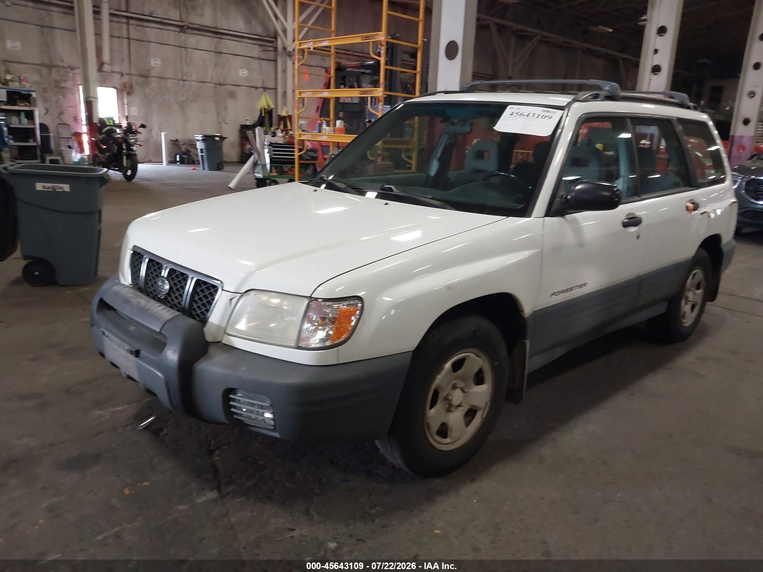2002 Subaru Forester L White vin: JF1SF635X2H715508