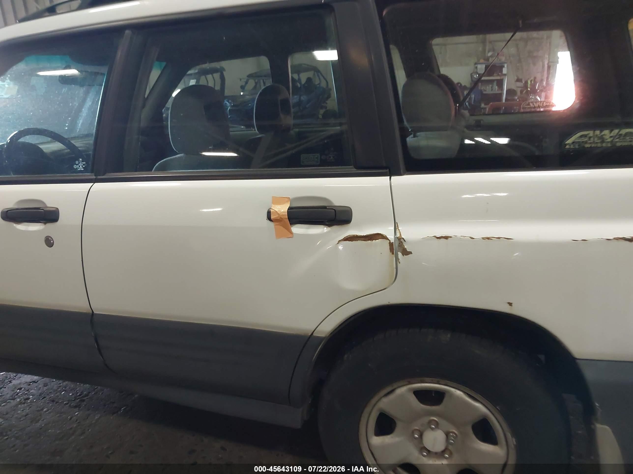 2002 Subaru Forester L White vin: JF1SF635X2H715508