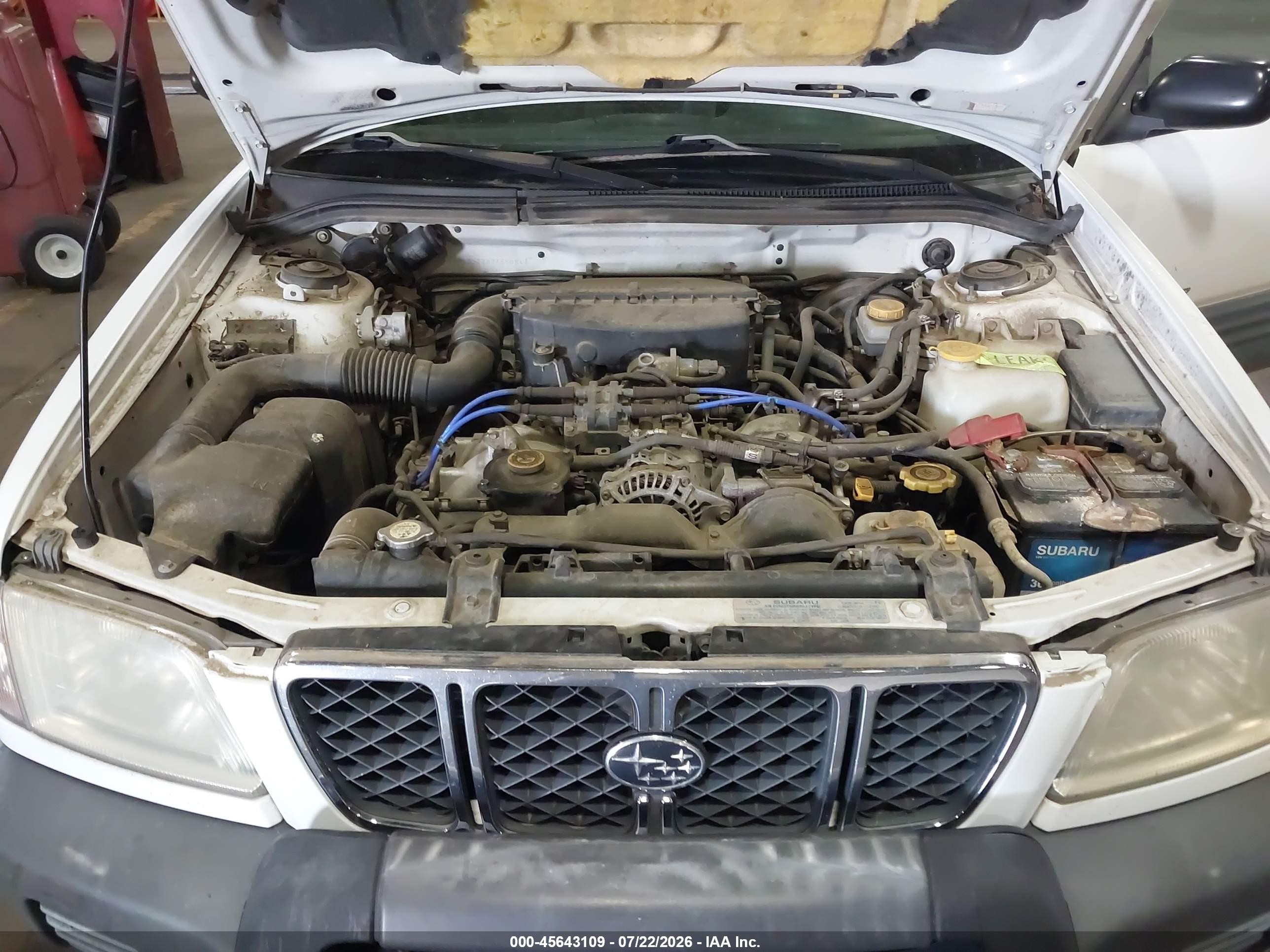 2002 Subaru Forester L White vin: JF1SF635X2H715508