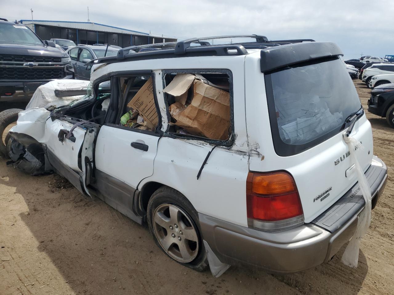 2000 Subaru Forester S White vin: JF1SF6551YH722059