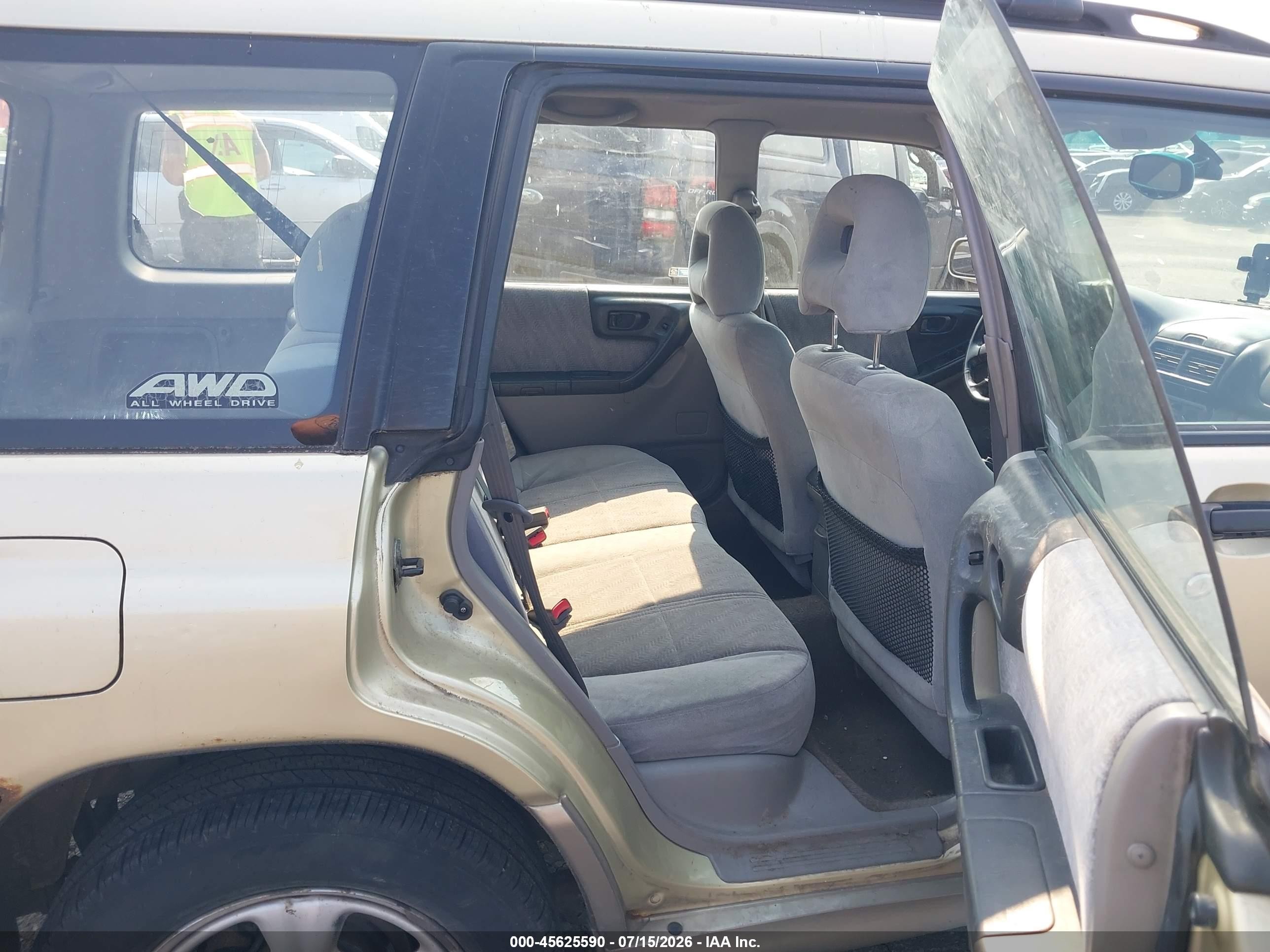 2001 Subaru Forester S Gold vin: JF1SF65521H758249