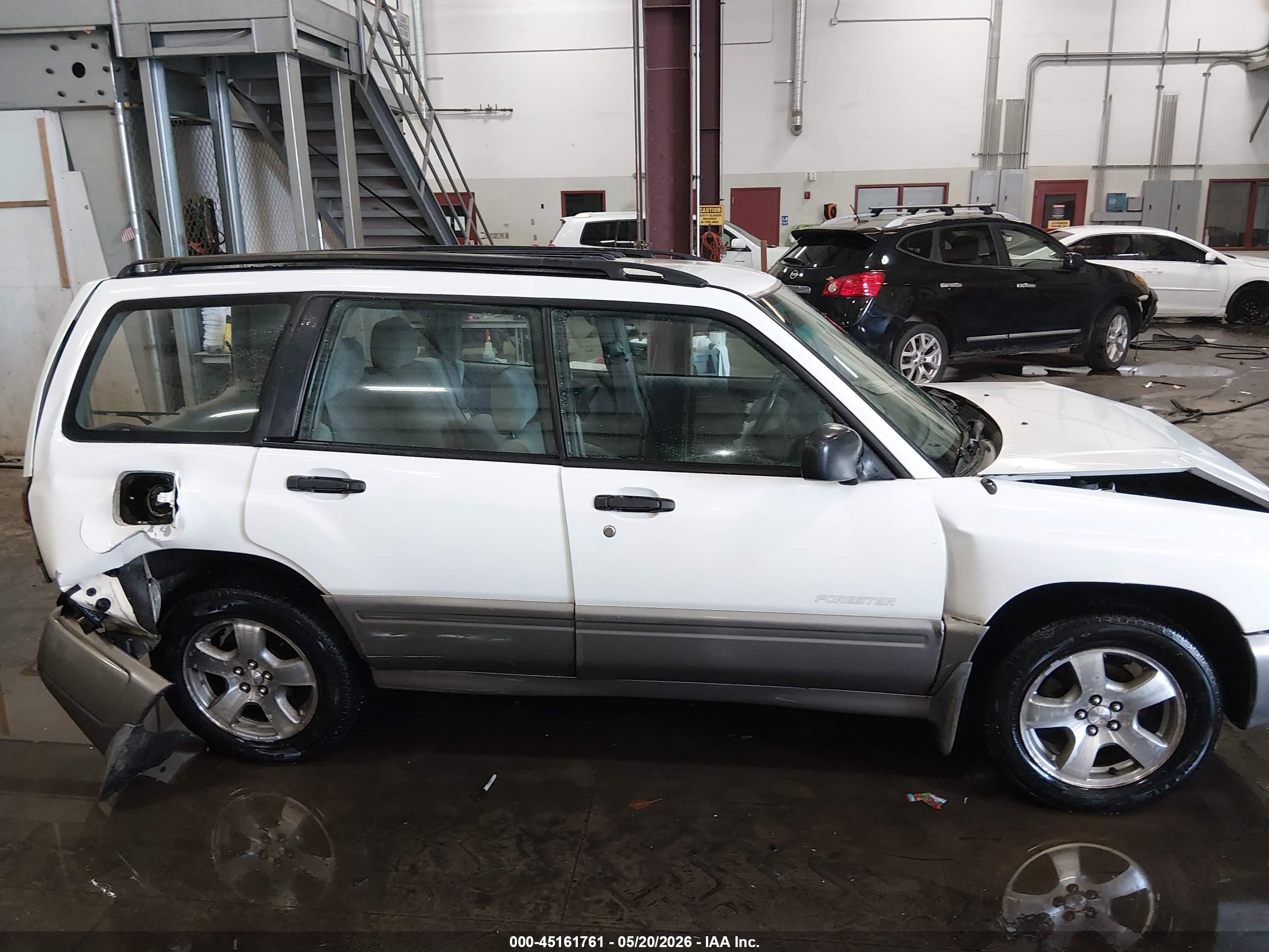 1998 Subaru Forester S Белый vin: JF1SF6552WG779888