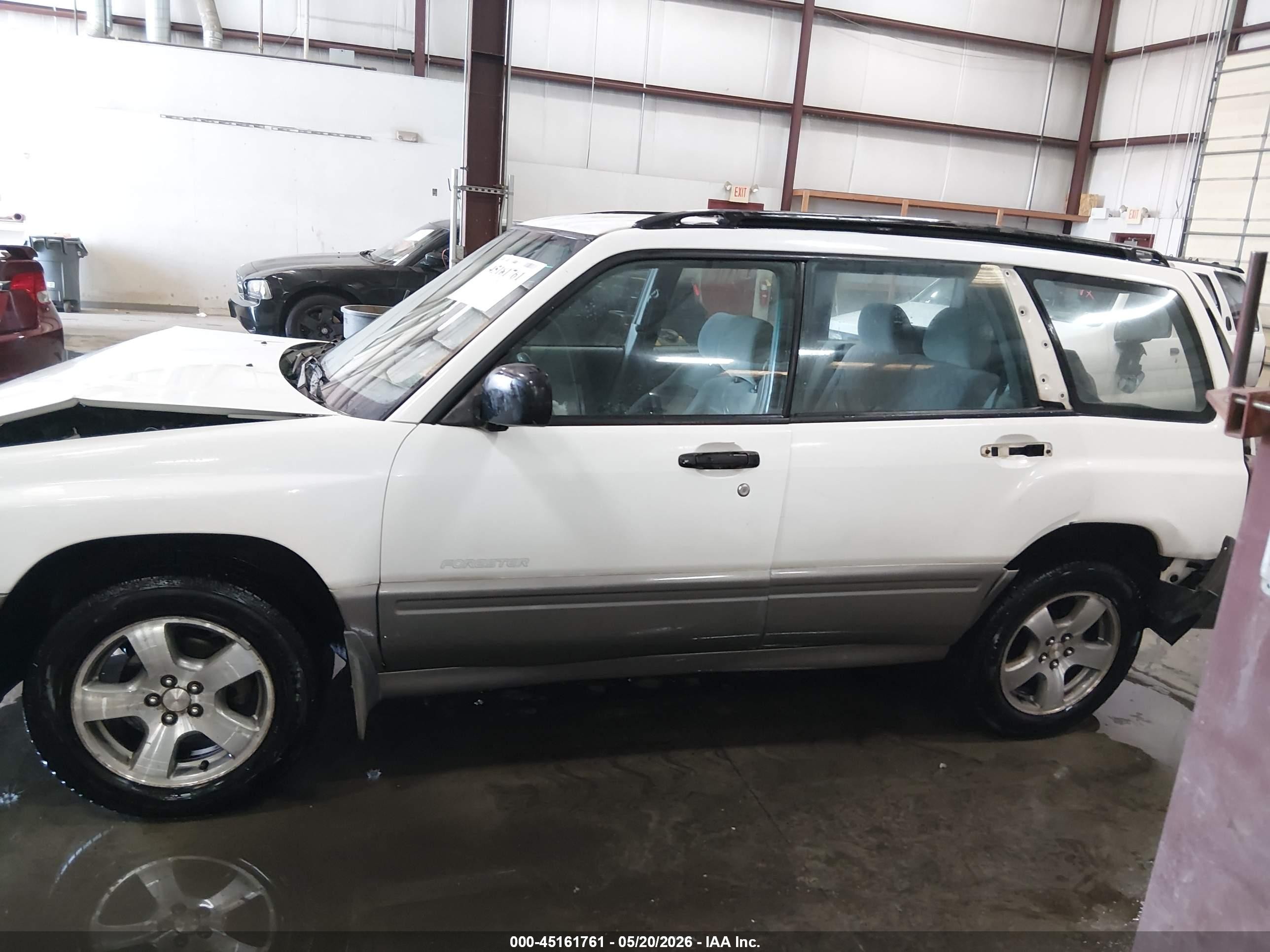 1998 Subaru Forester S Белый vin: JF1SF6552WG779888