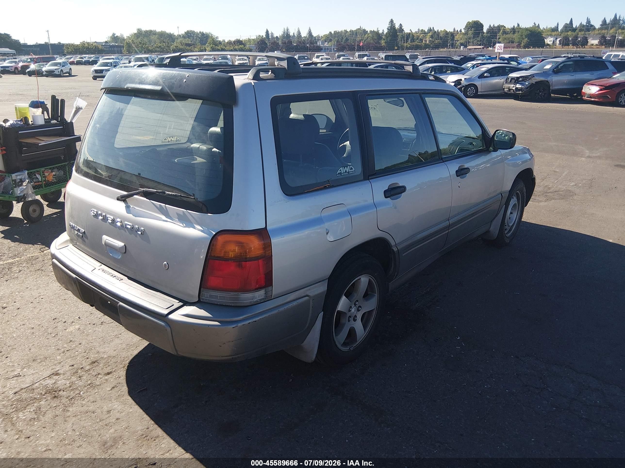 2000 Subaru Forester S Silver vin: JF1SF6553YH716263