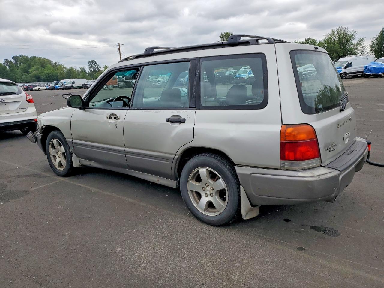 1999 Subaru Forester S Beige vin: JF1SF655XXG748535