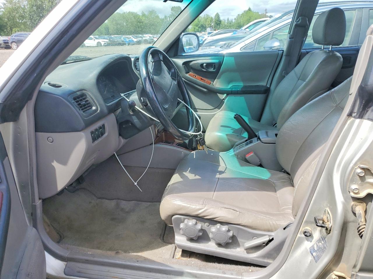 1999 Subaru Forester S Beige vin: JF1SF655XXG748535