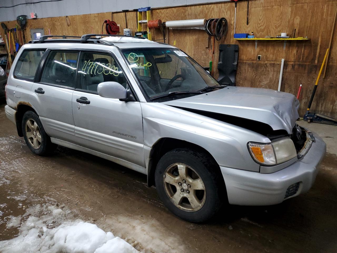 2002 Subaru Forester S Silver vin: JF1SF65612H731098