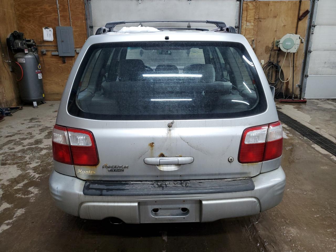 2002 Subaru Forester S Silver vin: JF1SF65612H731098