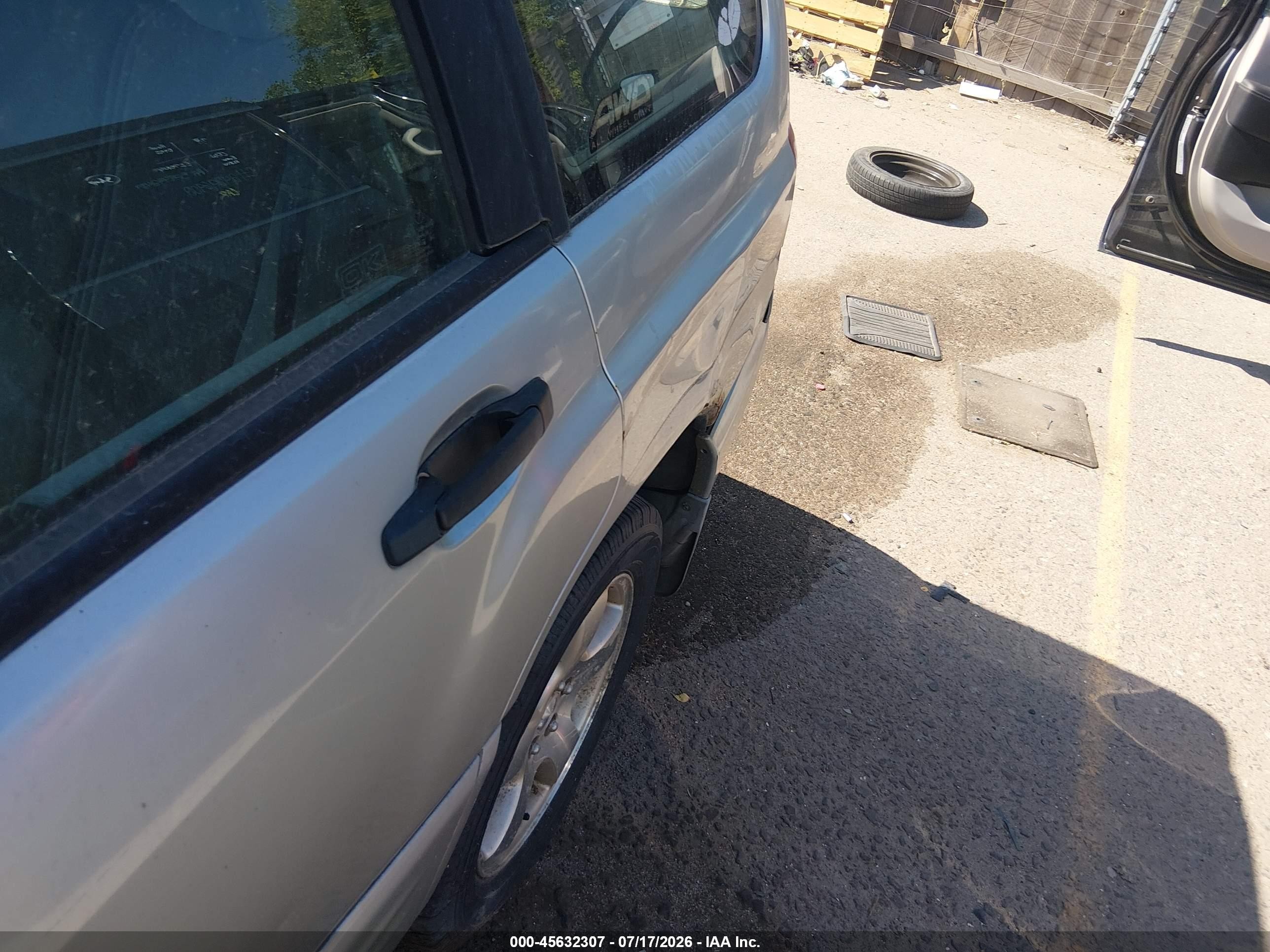 2001 Subaru Forester S Silver vin: JF1SF65671H722811