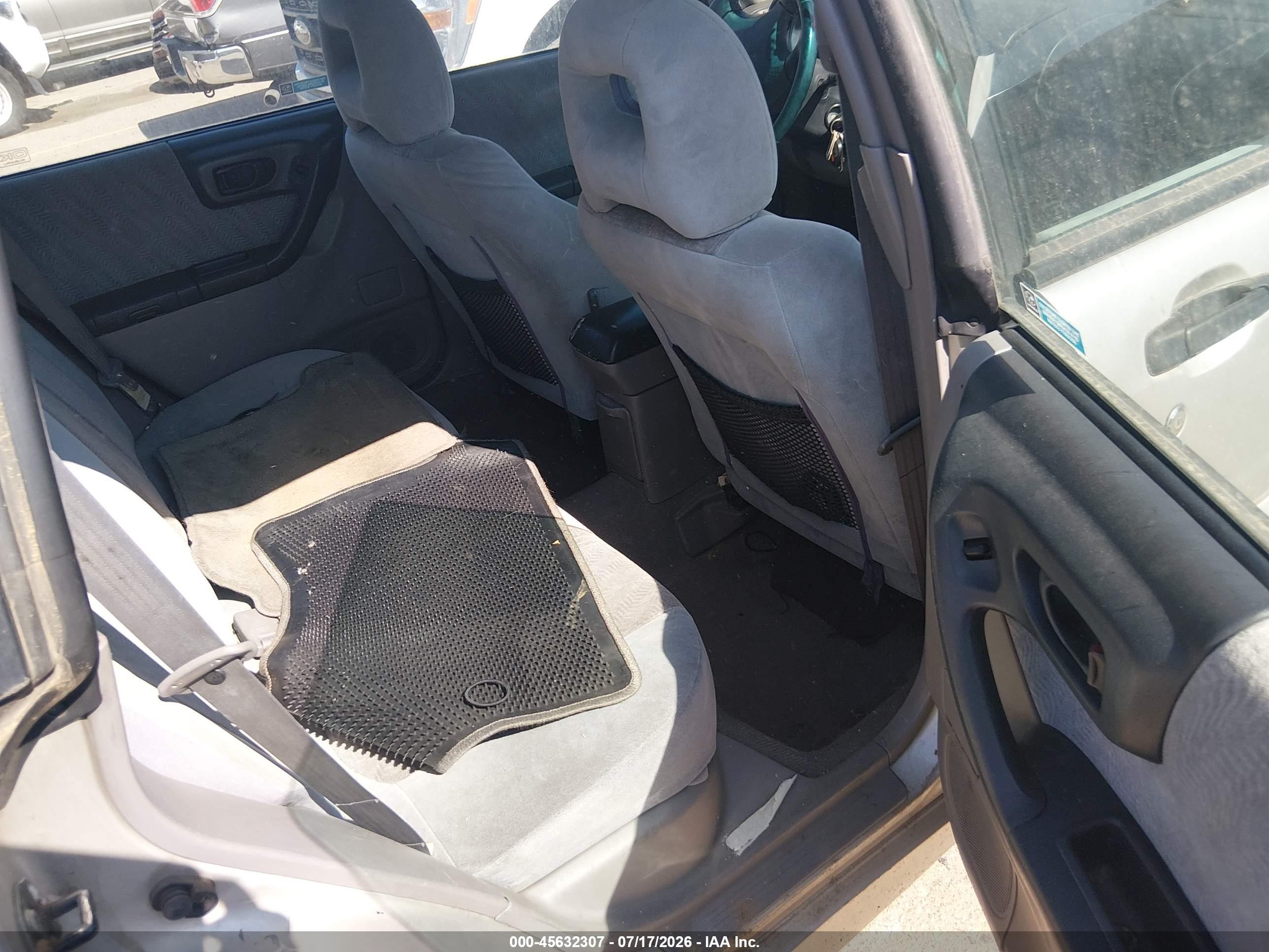2001 Subaru Forester S Silver vin: JF1SF65671H722811