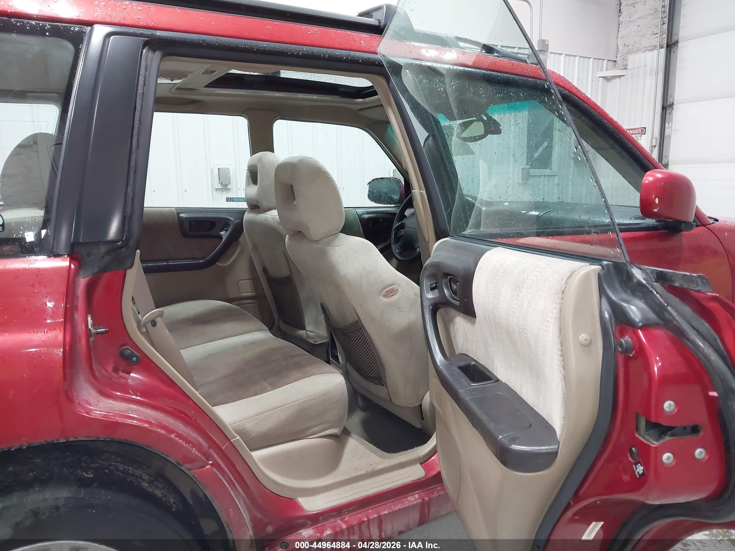 2001 Subaru Forester S Red vin: JF1SF65681H735471