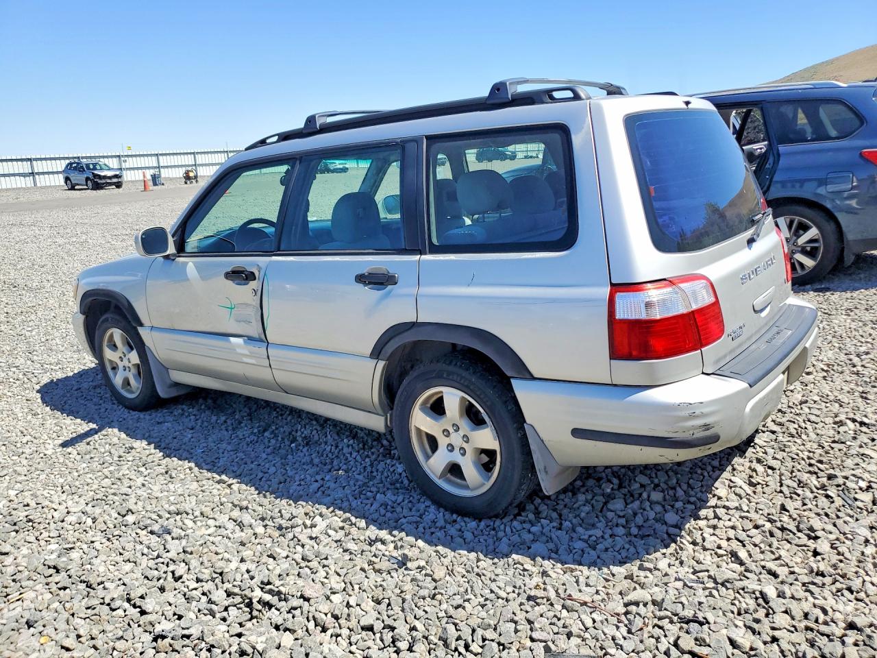 2001 Subaru Forester S Tan vin: JF1SF656X1G729354