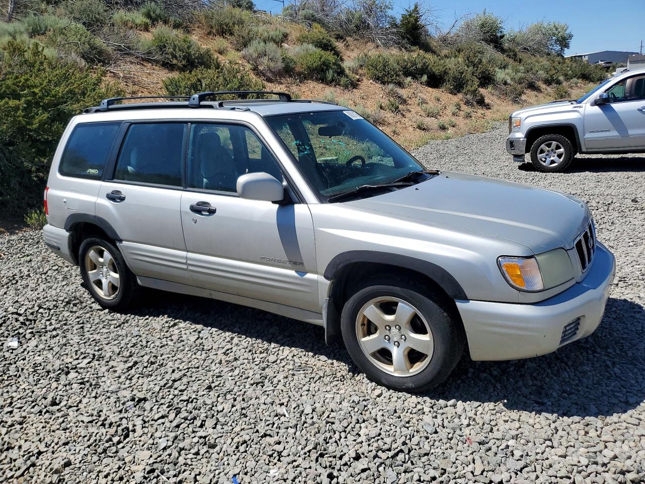 2001 Subaru Forester S Tan vin: JF1SF656X1G729354