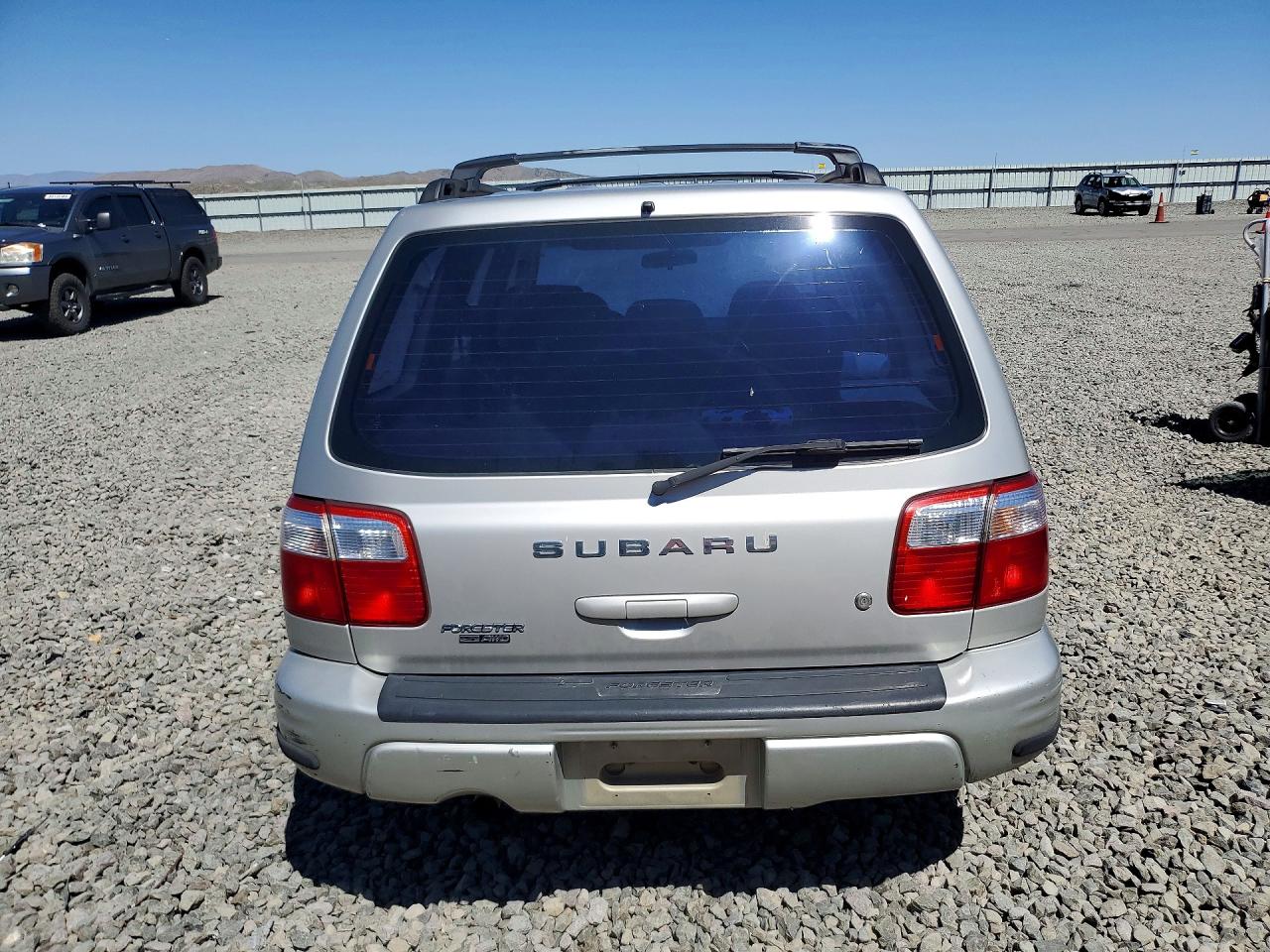 2001 Subaru Forester S Tan vin: JF1SF656X1G729354
