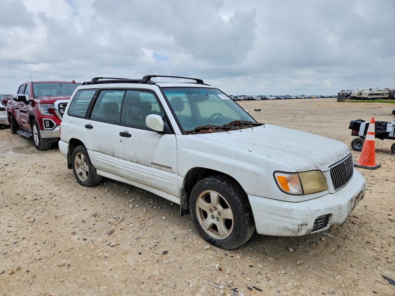 2001 Subaru Forester S White vin: JF1SF656X1H745452