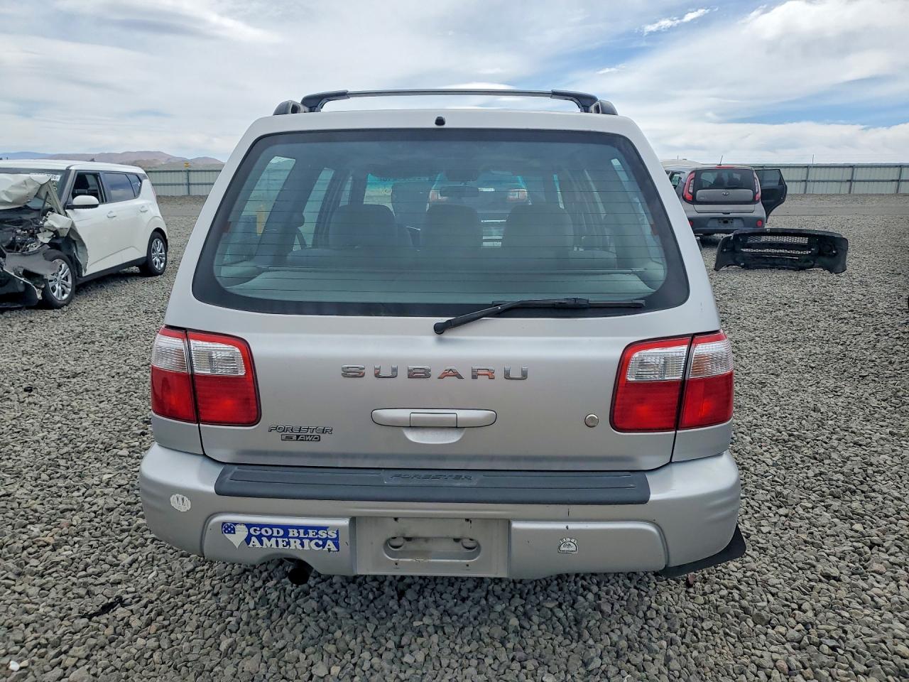 2002 Subaru Forester S Silver vin: JF1SF656X2H719550