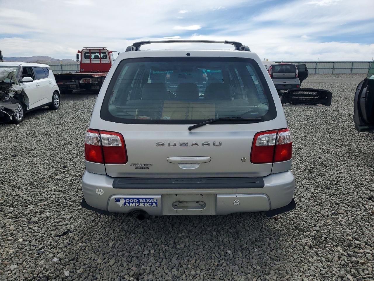 2002 Subaru Forester S Silver vin: JF1SF656X2H719550