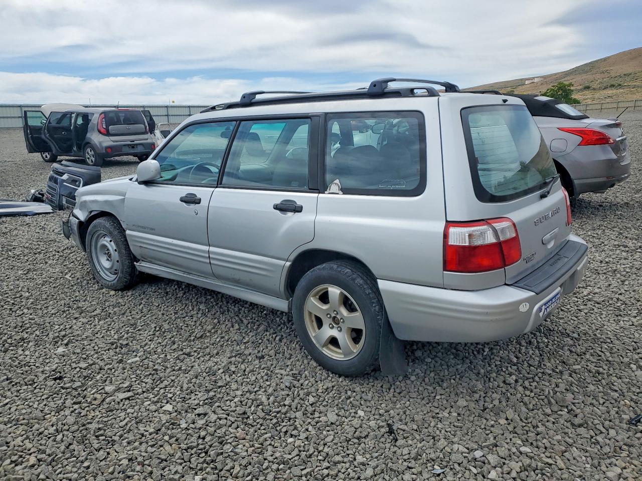 2002 Subaru Forester S Silver vin: JF1SF656X2H719550