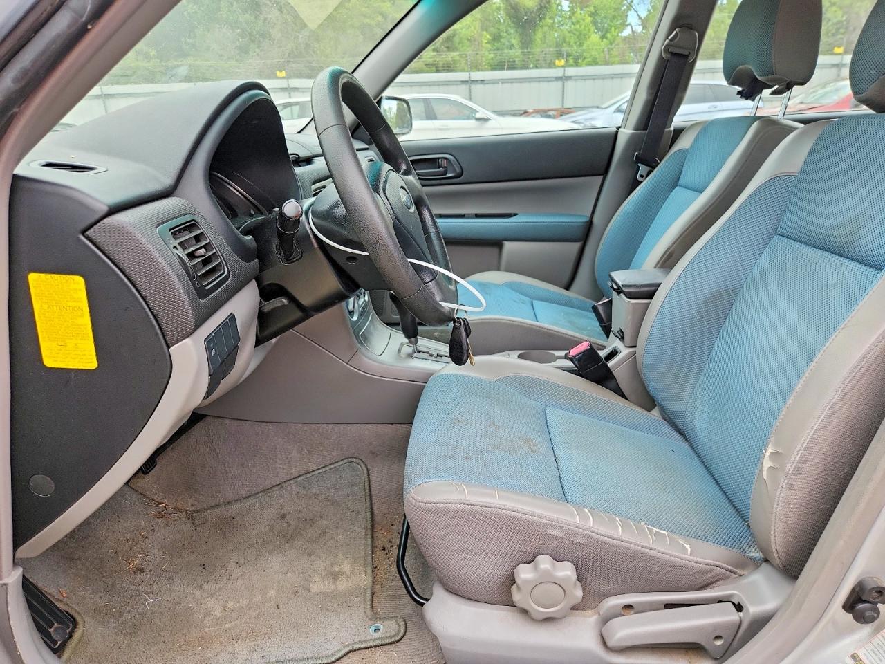 2005 Subaru Forester Silver vin: JF1SG63605H723322